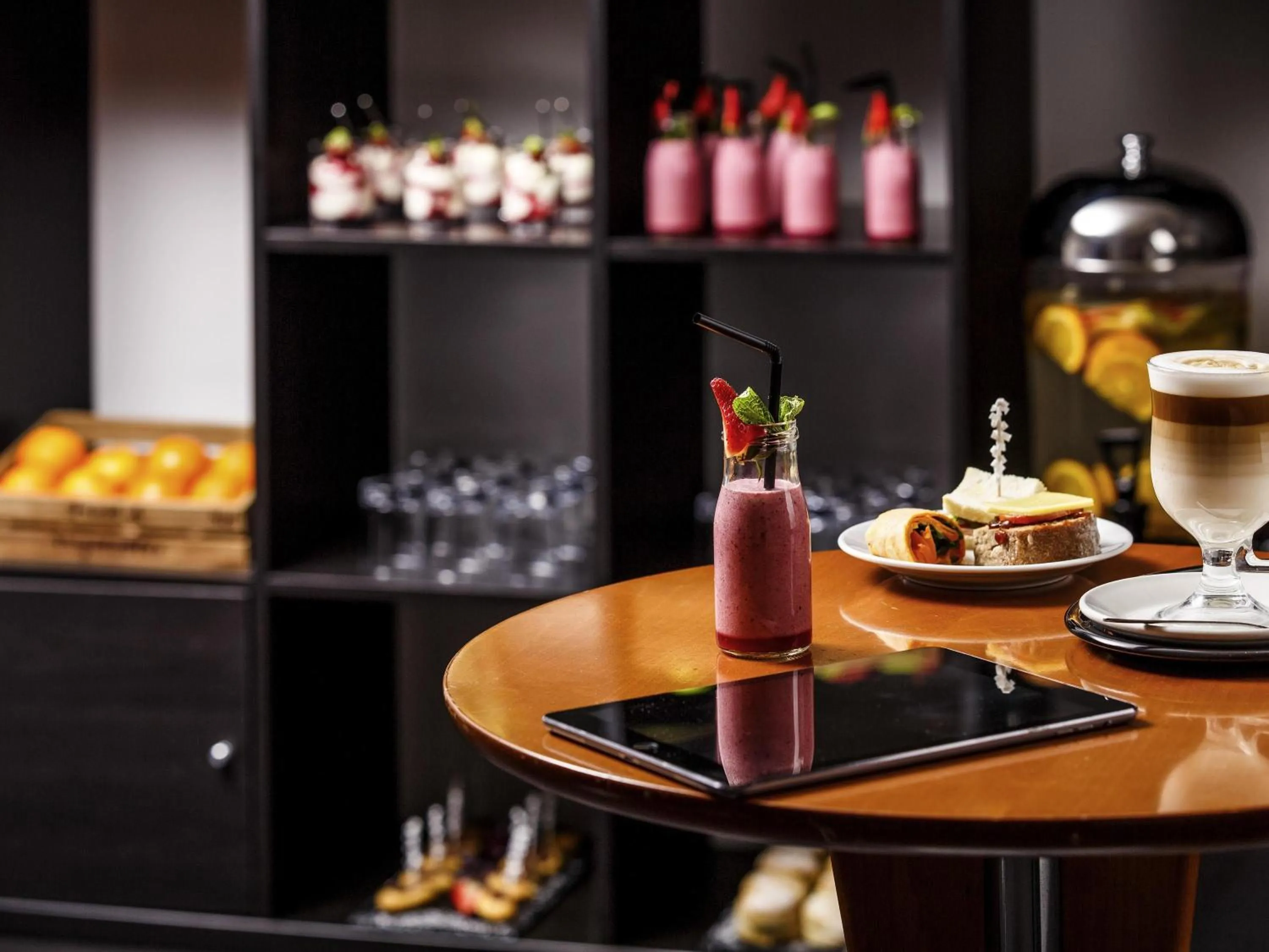 Restaurant/places to eat in Mercure Nottingham Sherwood