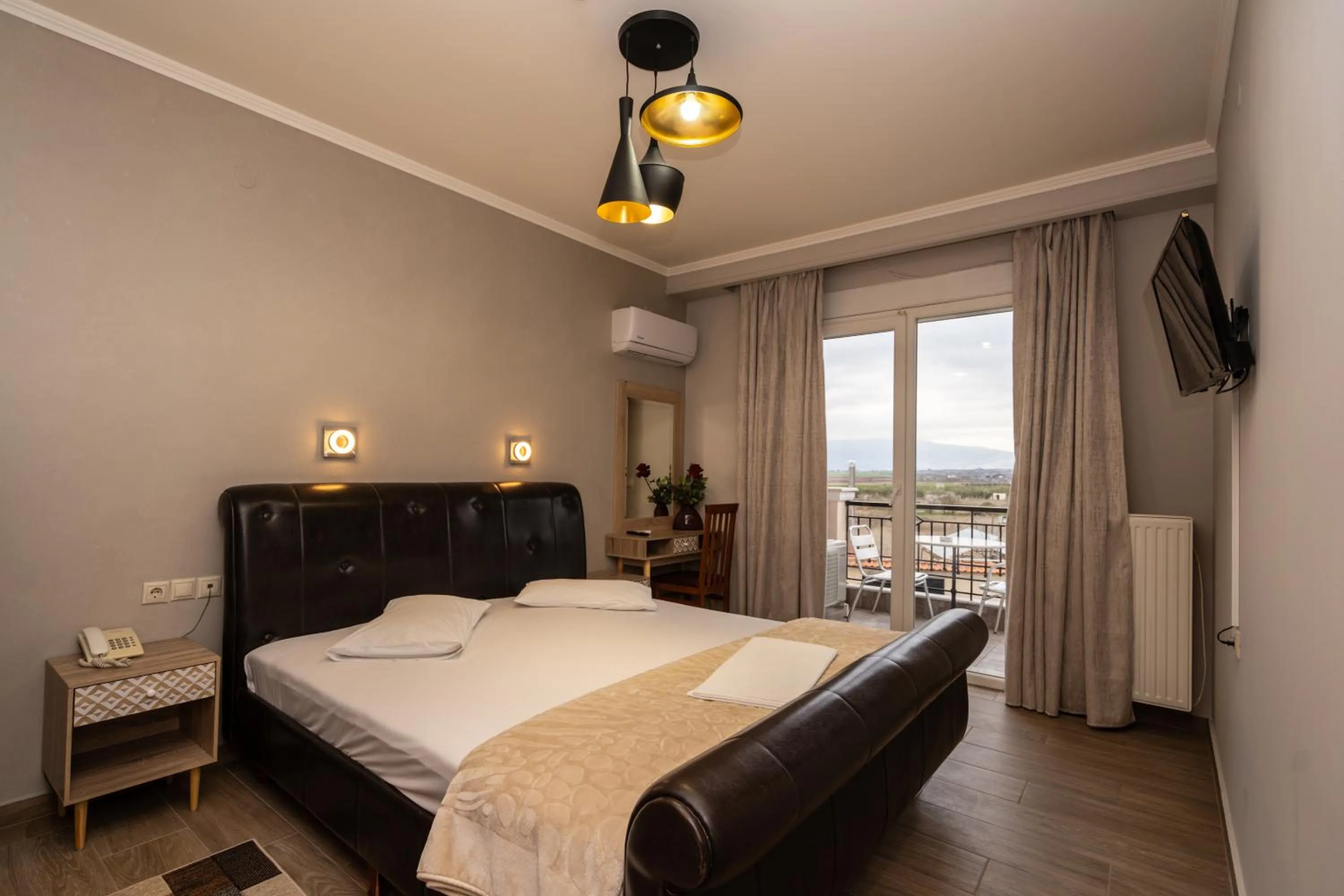 Bed in Hotel Epavlis