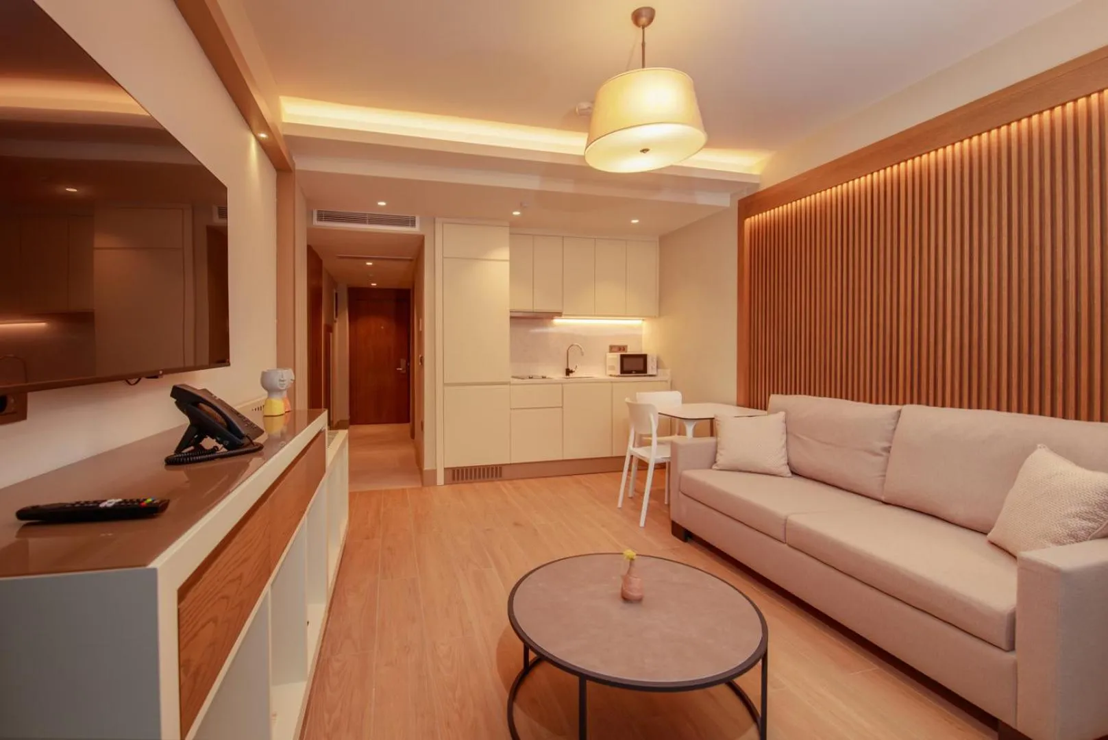 TV and multimedia in Casa Lumar Luxury Lodging- Adult Only