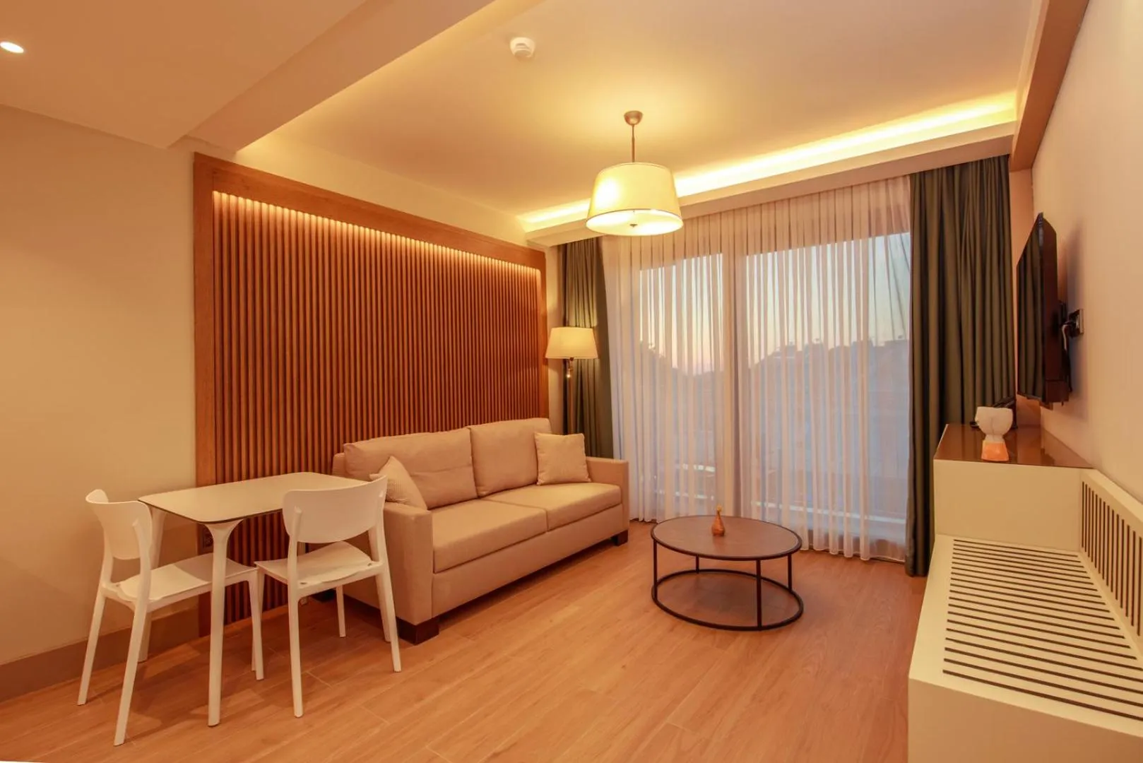 TV and multimedia in Casa Lumar Luxury Lodging- Adult Only