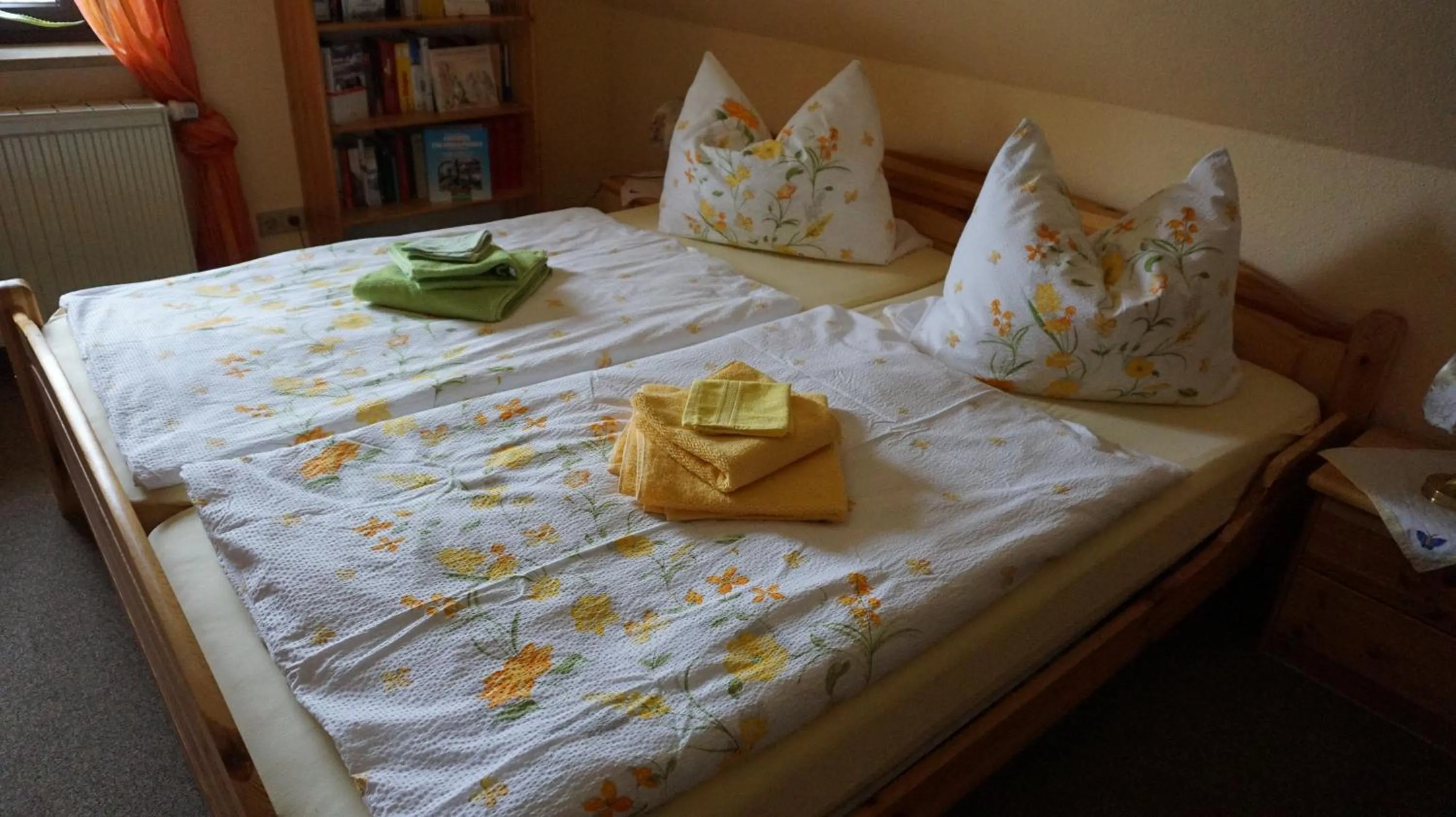 Bed in Gästezimmer Charlotte