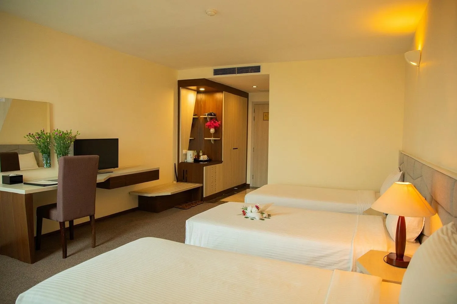 Bedroom, Bed in Muong Thanh Dien Chau Hotel