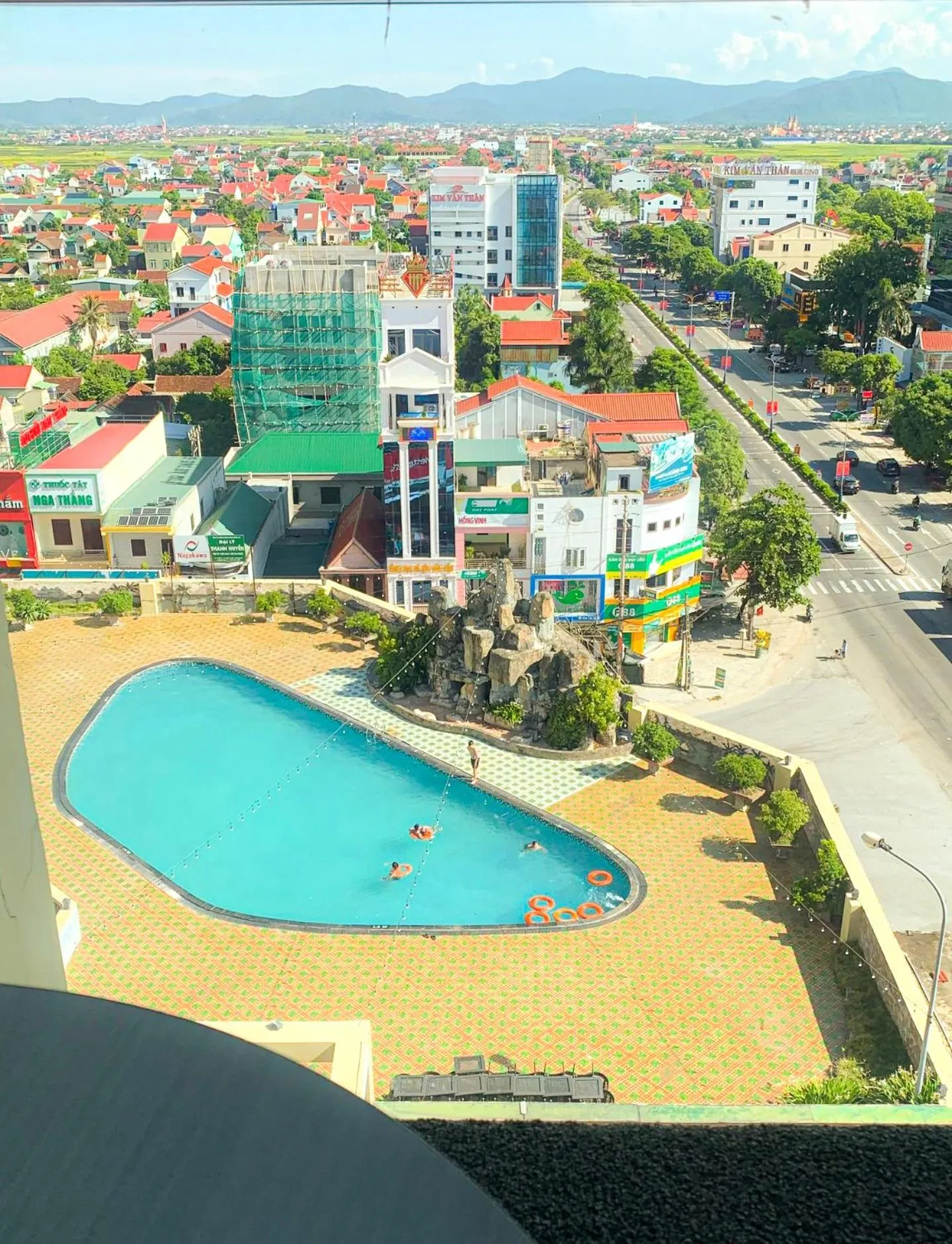 Pool view in Muong Thanh Dien Chau Hotel