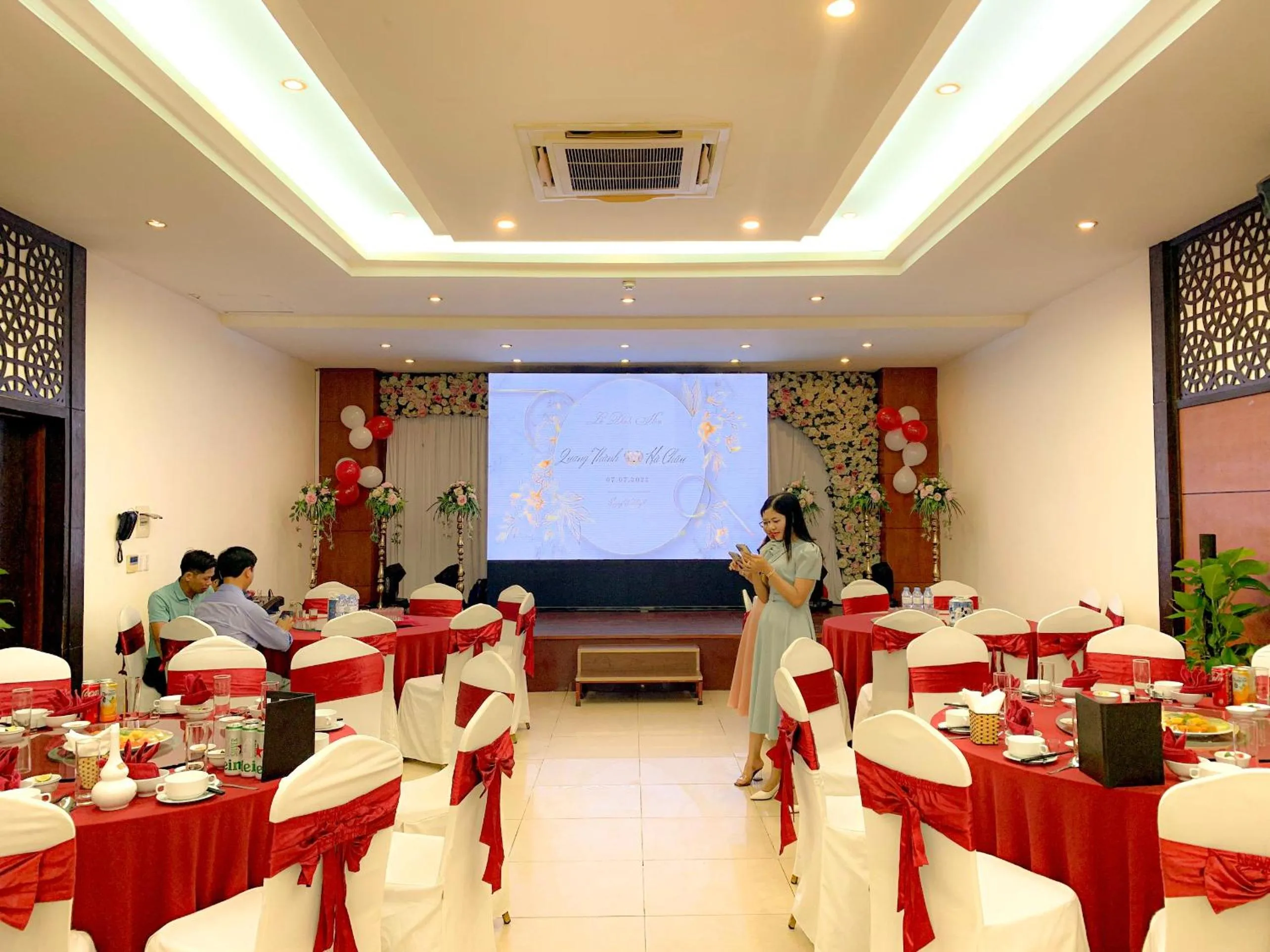 wedding in Muong Thanh Dien Chau Hotel