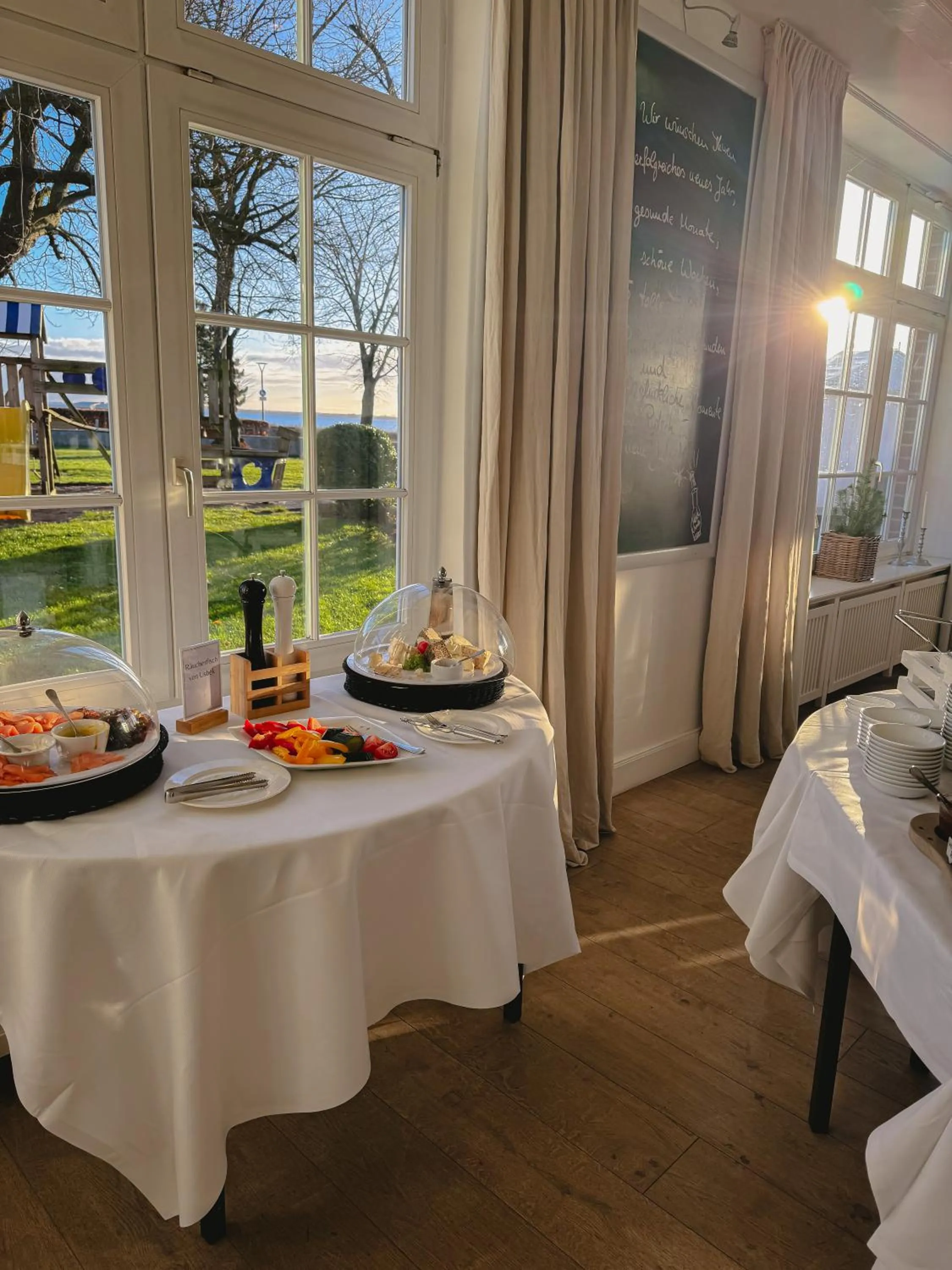 Buffet breakfast in Strandhotel Strande