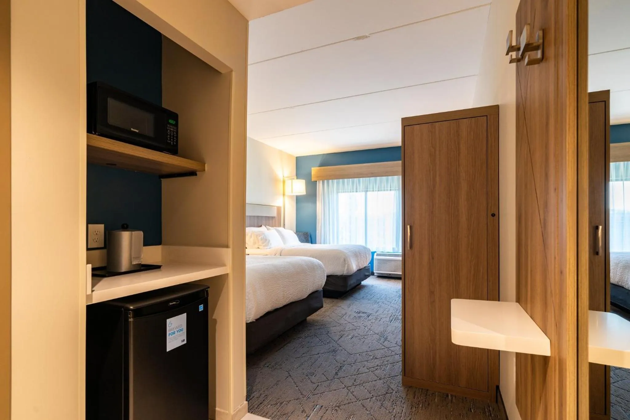 Photo of the whole room, Bed in Holiday Inn Express & Suites Murfreesboro West by IHG