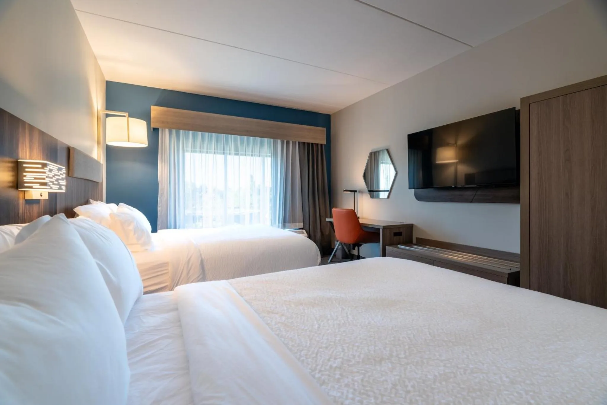 Photo of the whole room, Bed in Holiday Inn Express & Suites Murfreesboro West by IHG