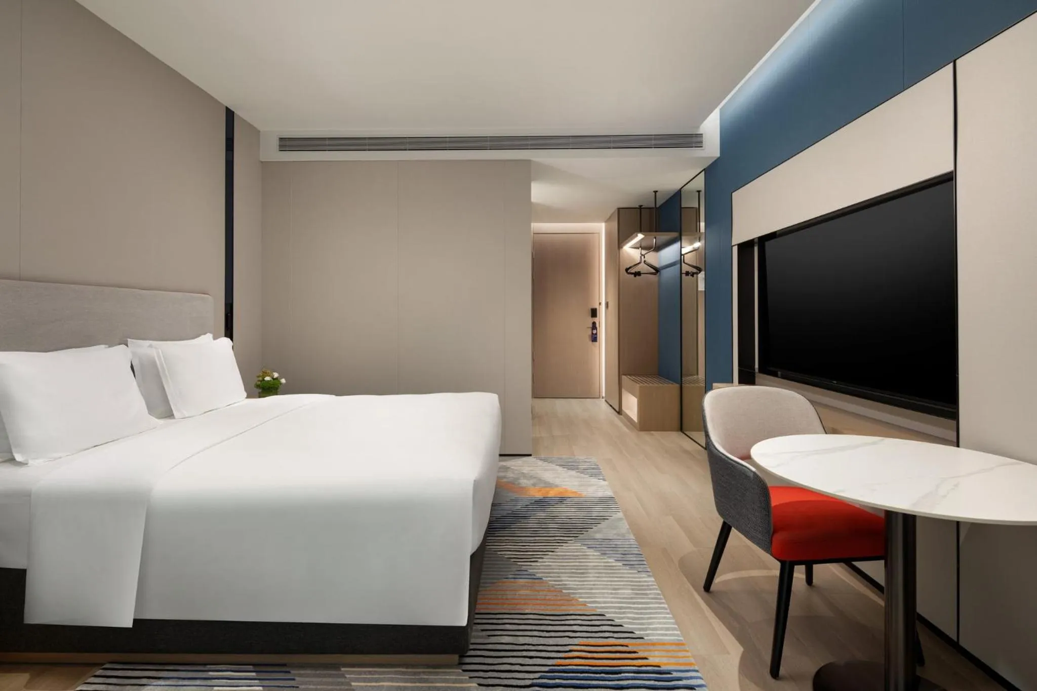 Photo of the whole room, Bed in Holiday Inn Express Suzhou East Taihu by IHG