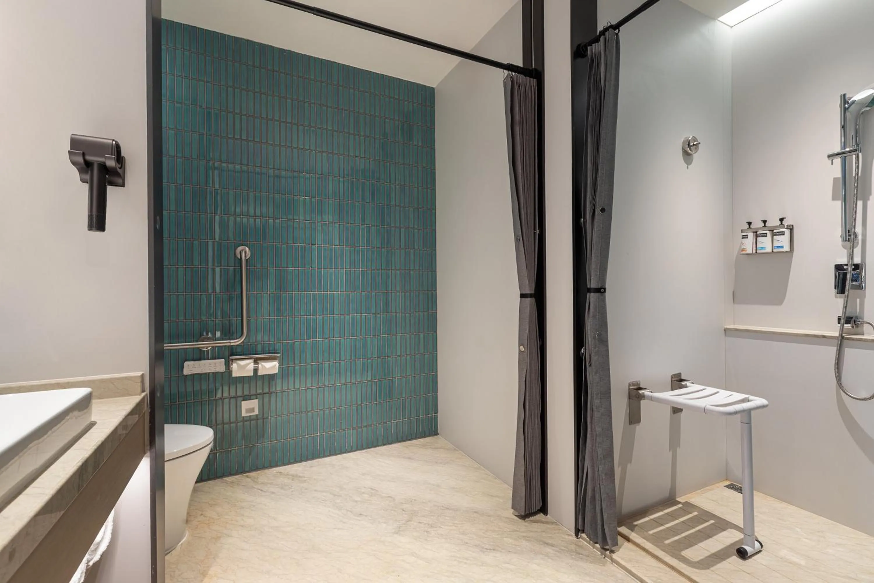 Photo of the whole room in Holiday Inn Express Suzhou East Taihu by IHG