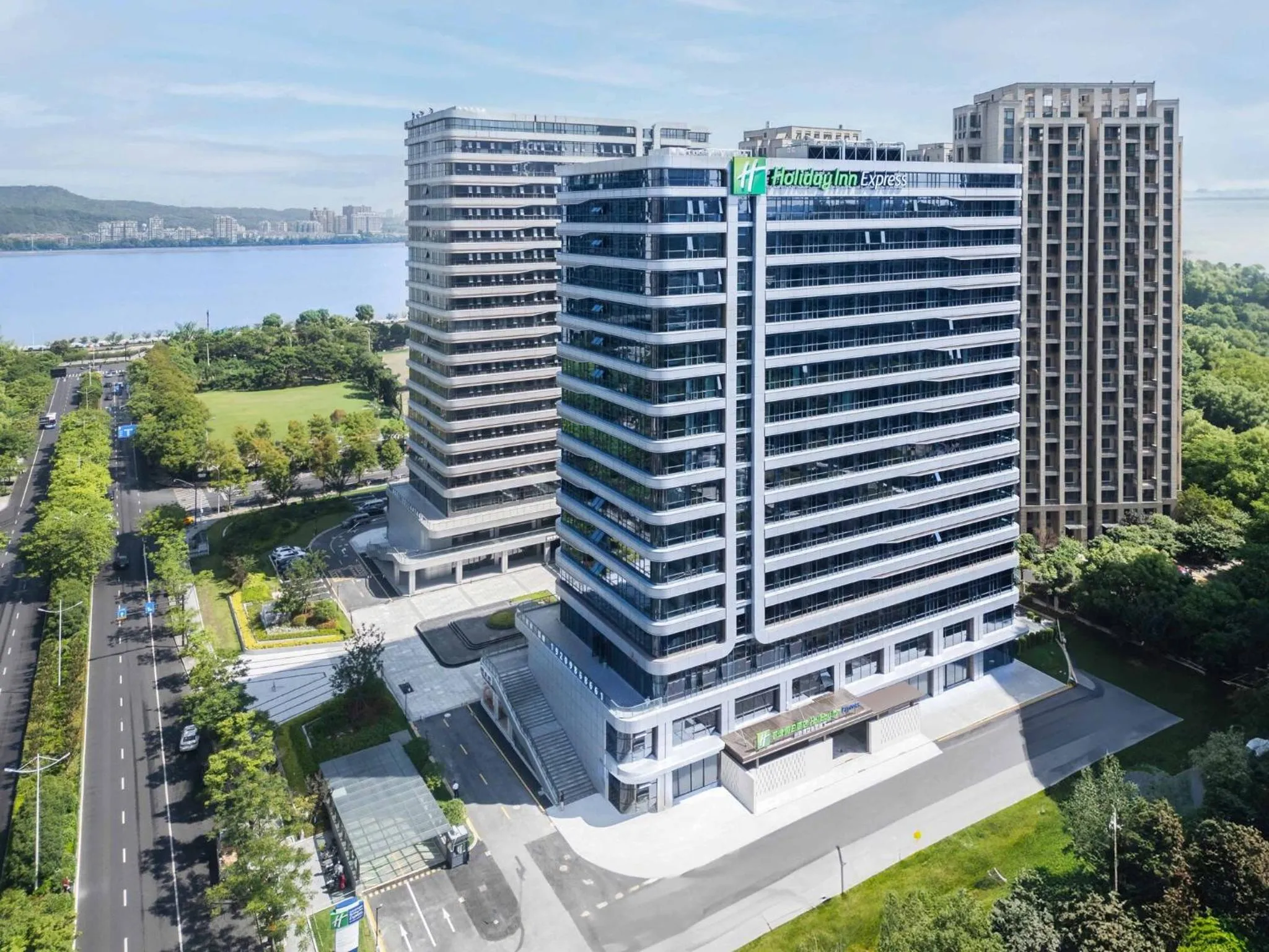 Property building in Holiday Inn Express Hangzhou Jiangnan by IHG