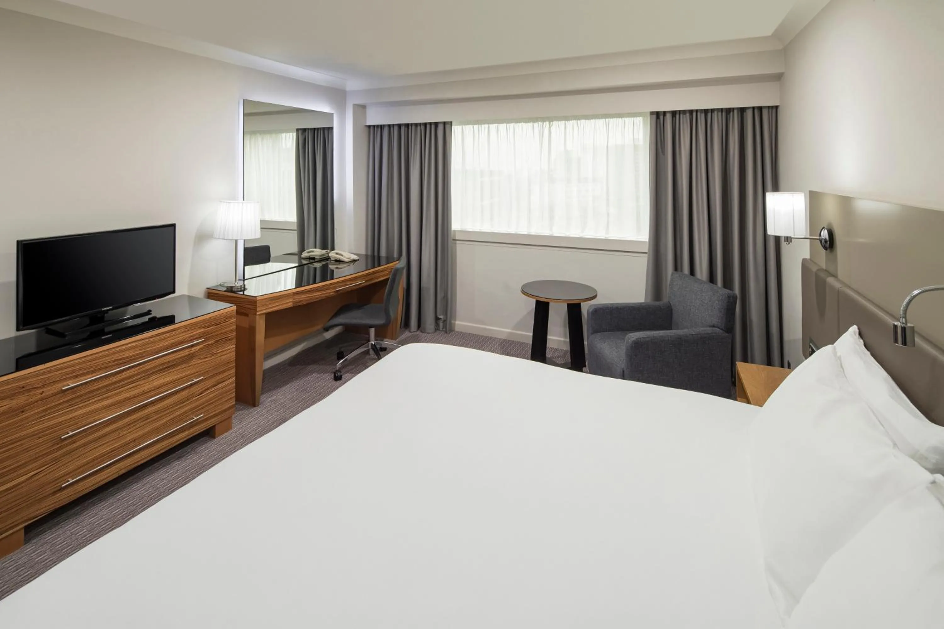 Bed in Crowne Plaza Nottingham by IHG