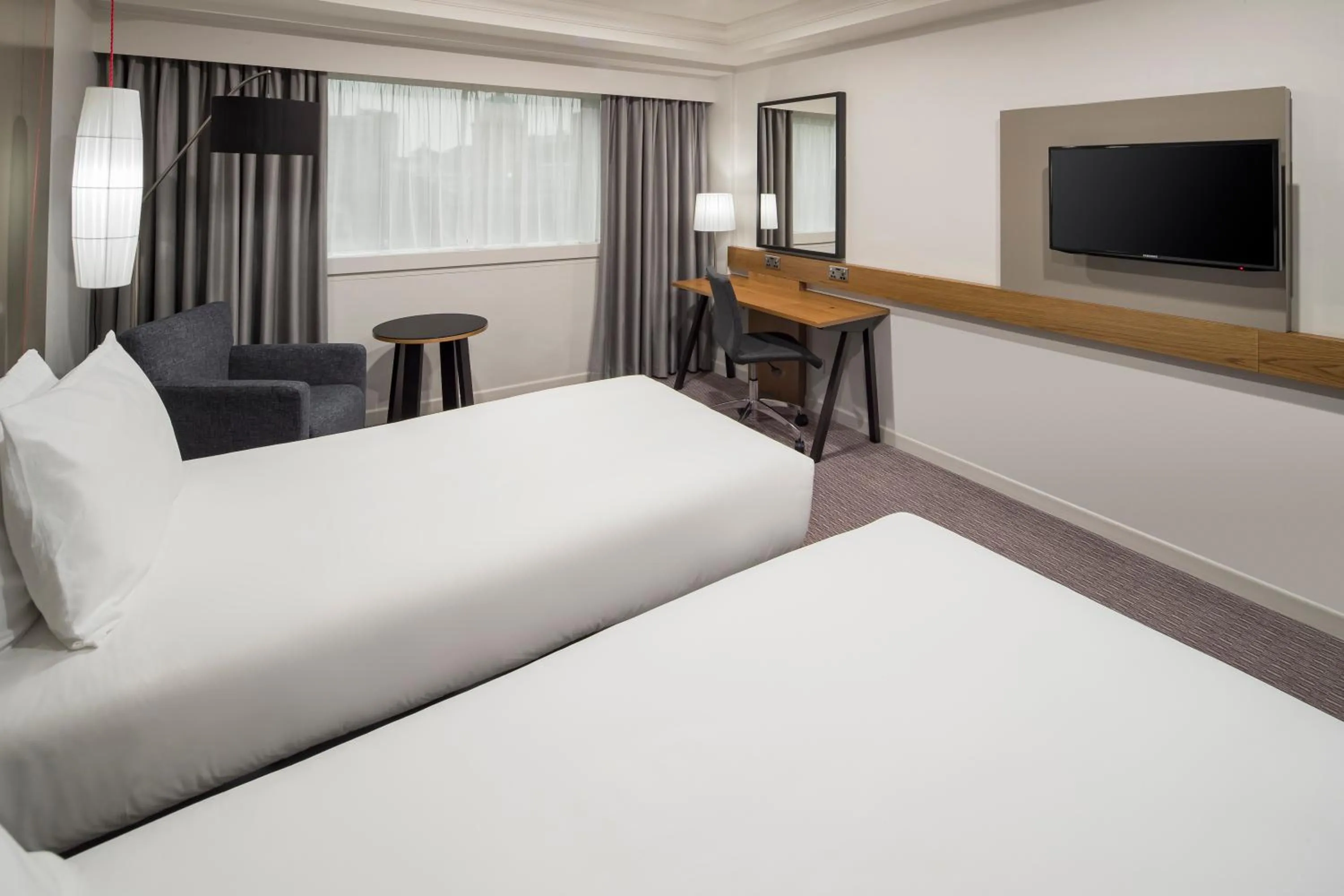 Bedroom, Bed in Crowne Plaza Nottingham by IHG