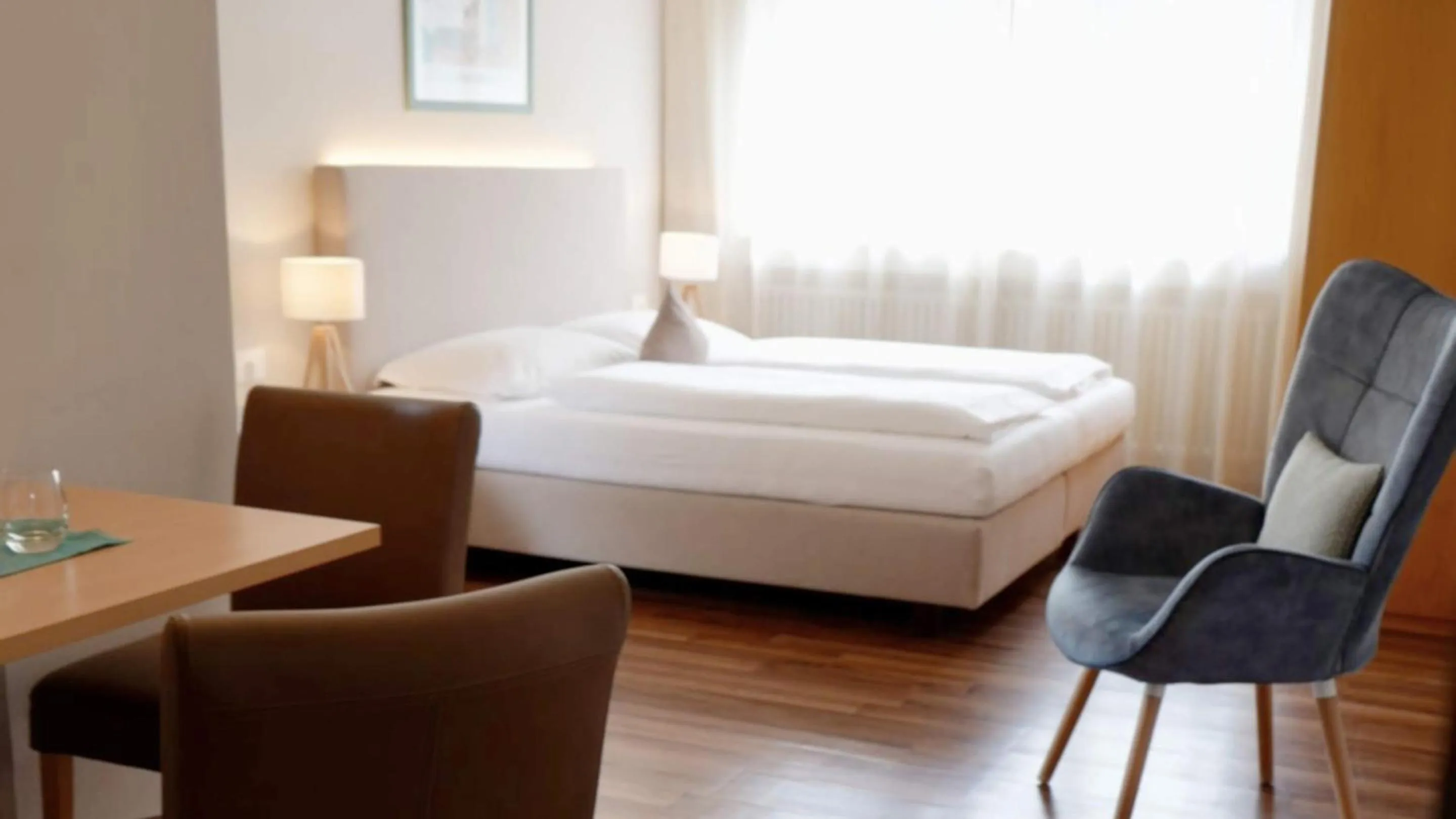 Photo of the whole room, Bed in Flora Hotel & Suites