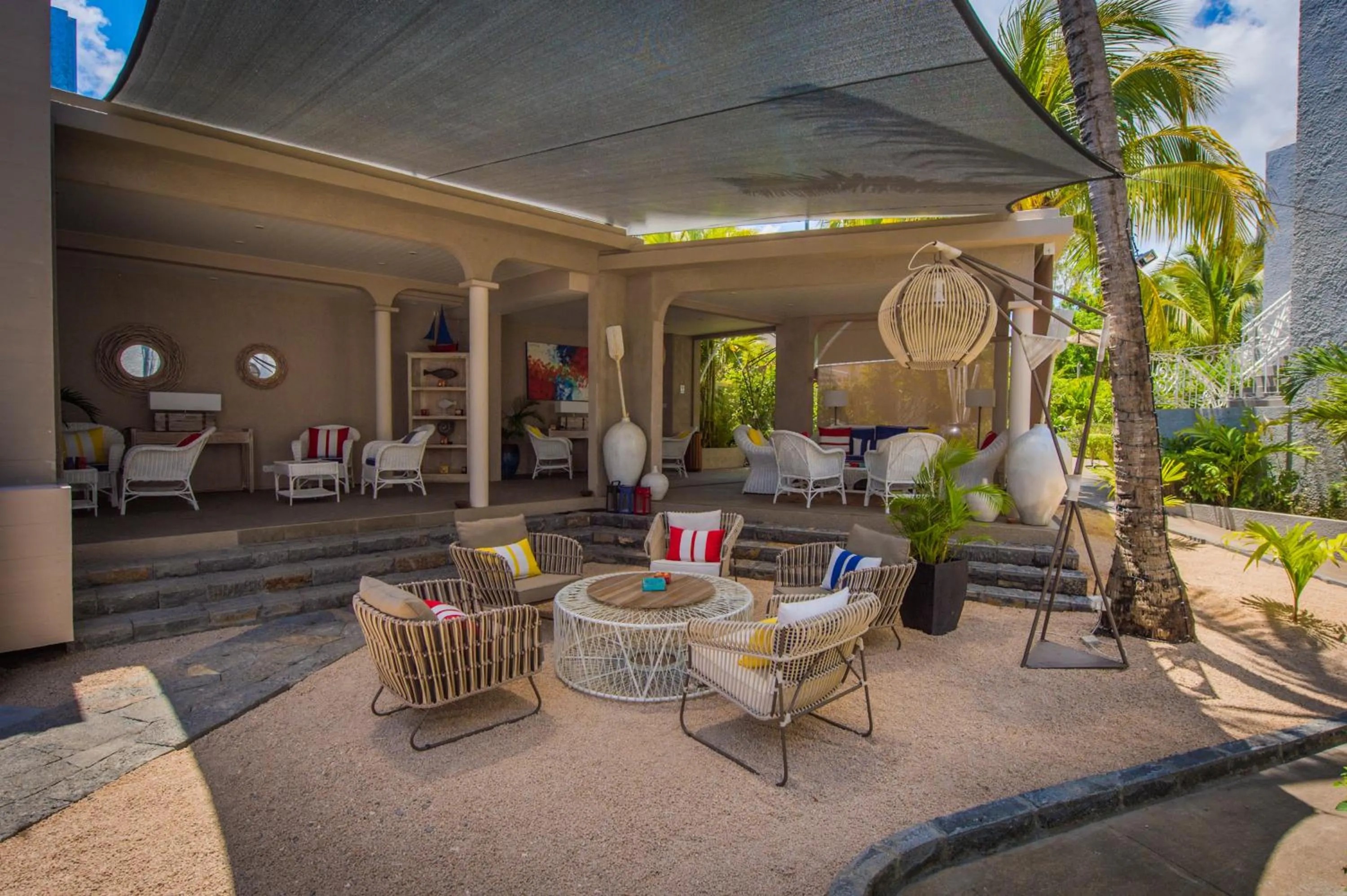 Lounge or bar in Voile Bleue Boutique Hotel