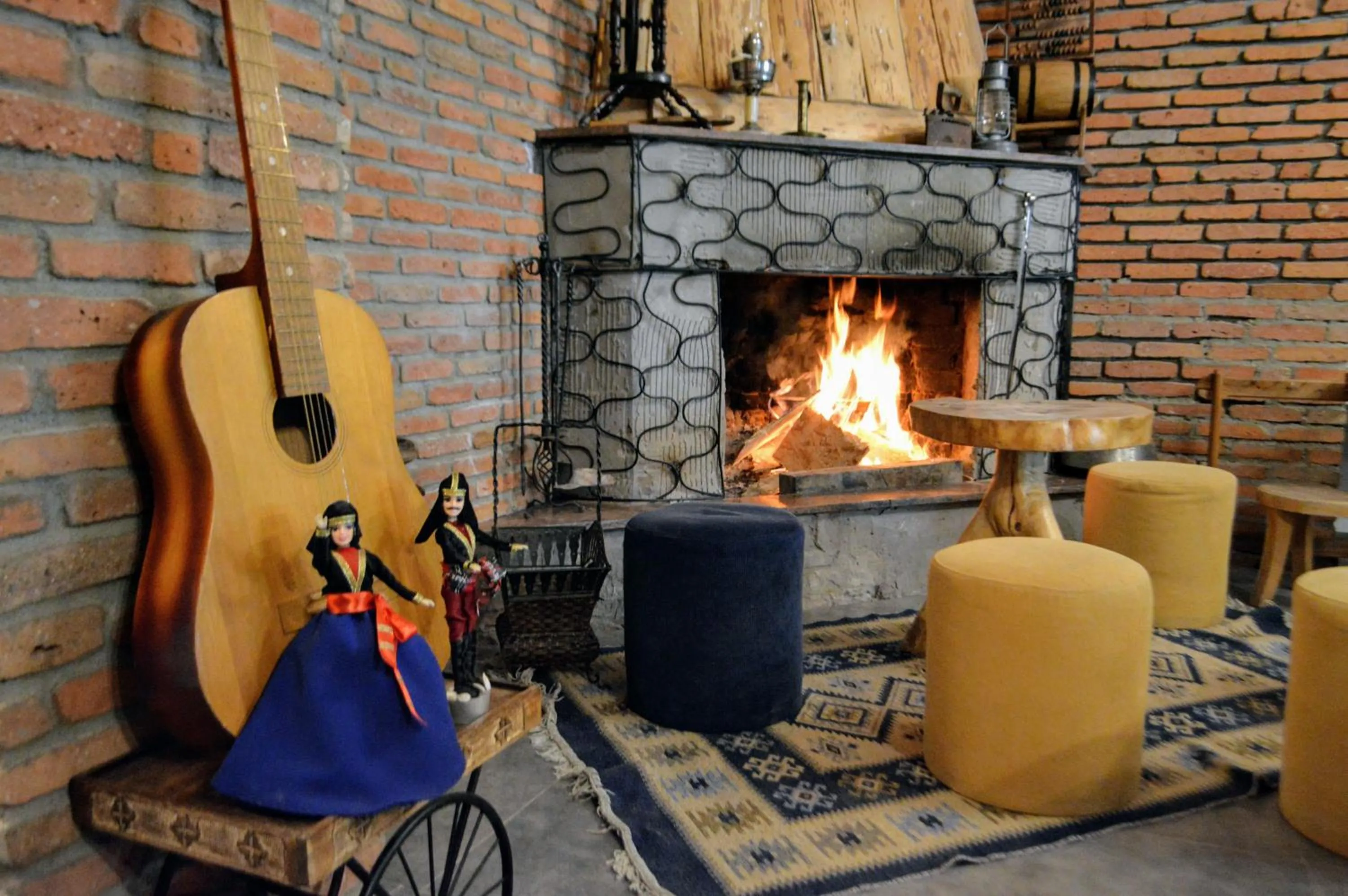 Communal lounge/ TV room in Boutique Hotel Shale