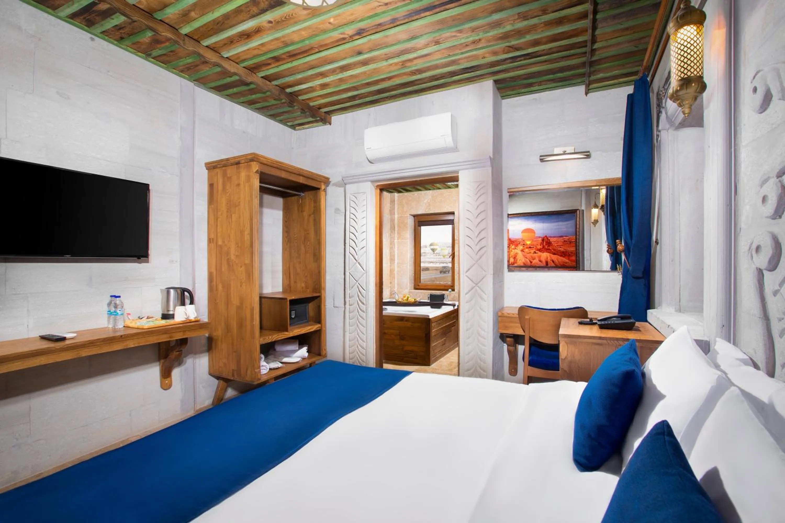 Photo of the whole room, Bed in Rapsodi Cappadocia