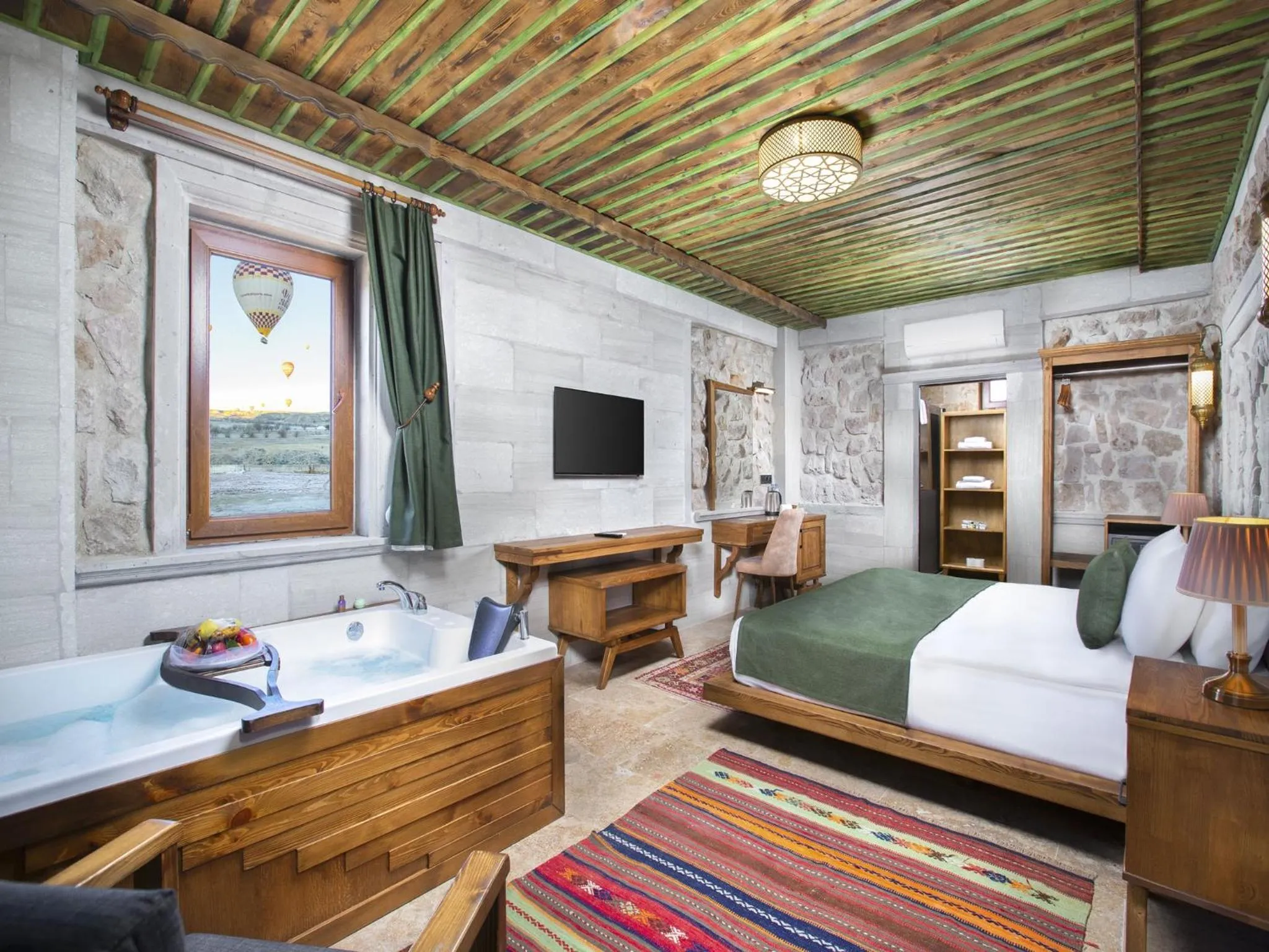 Hot Tub, Bed in Rapsodi Cappadocia