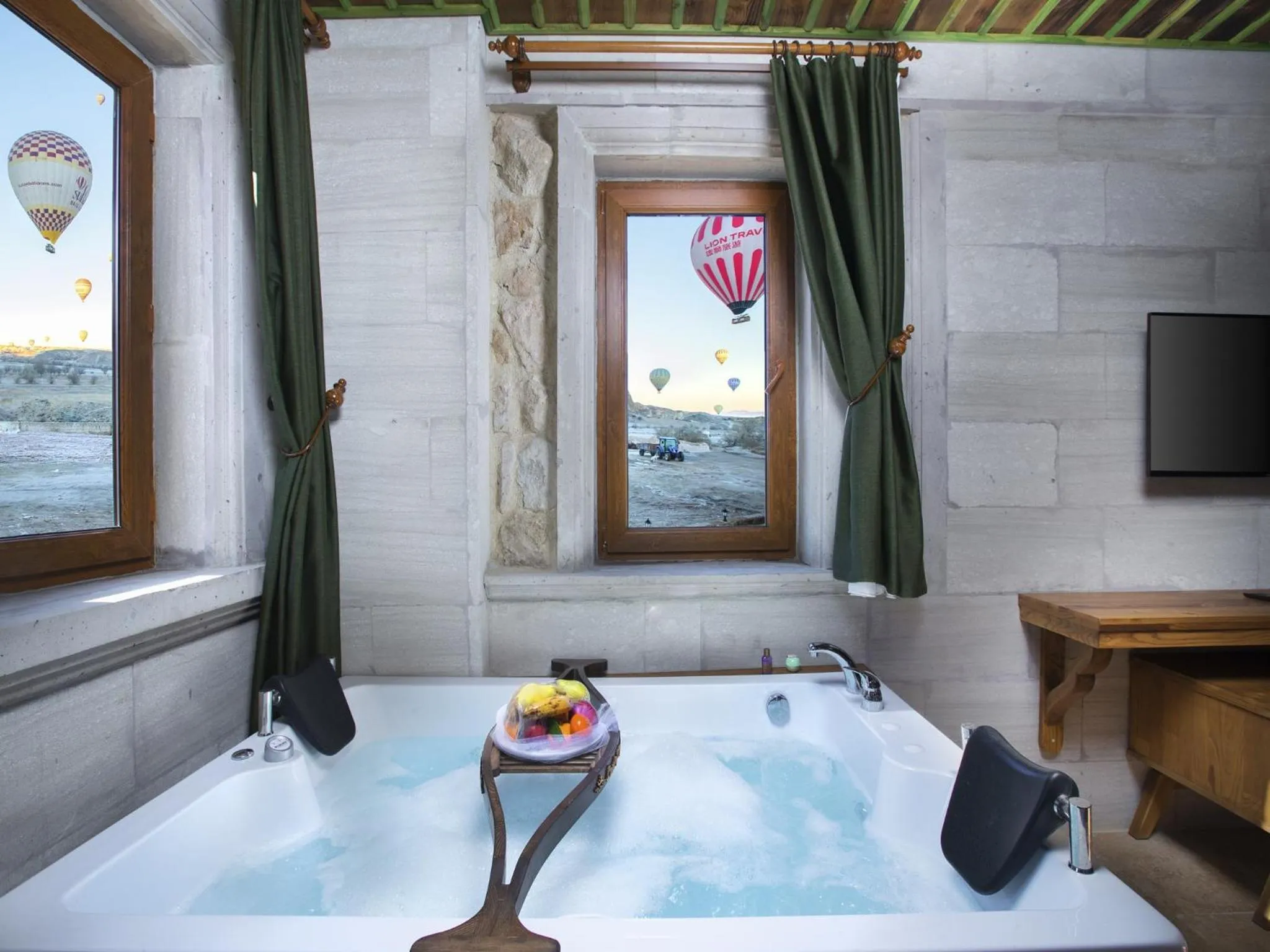 Hot Tub, Bed in Rapsodi Cappadocia