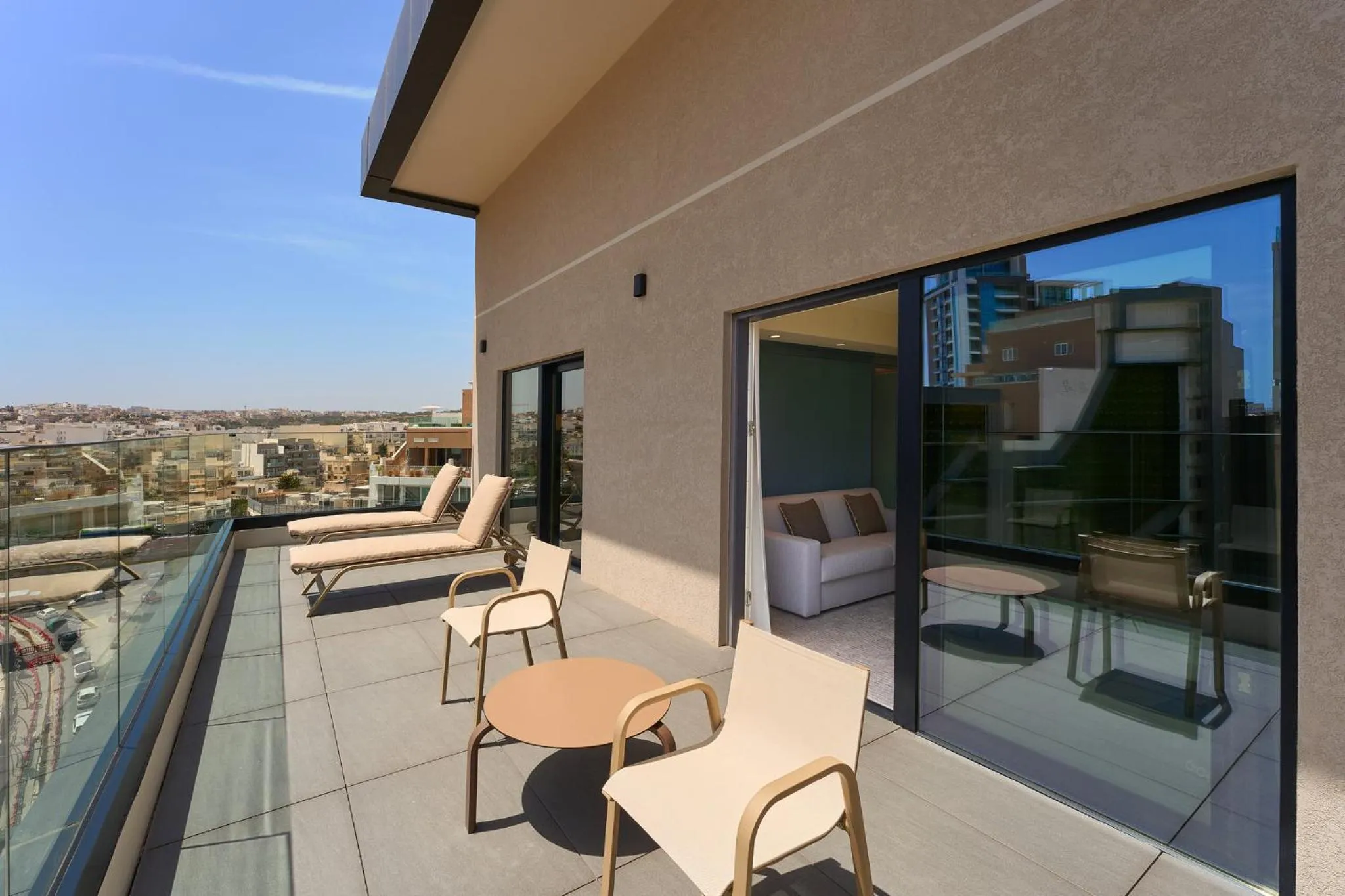 Photo of the whole room in voco Malta by IHG