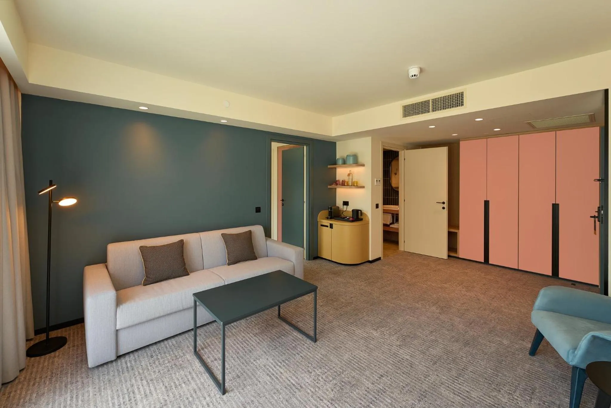 Photo of the whole room in voco Malta by IHG