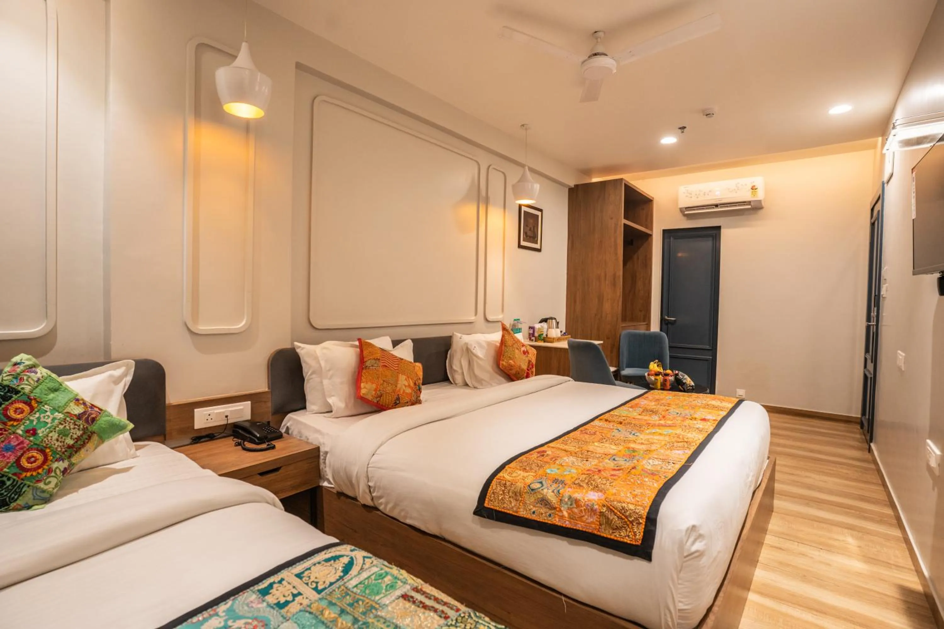 Bed in Hotel Lake Metro