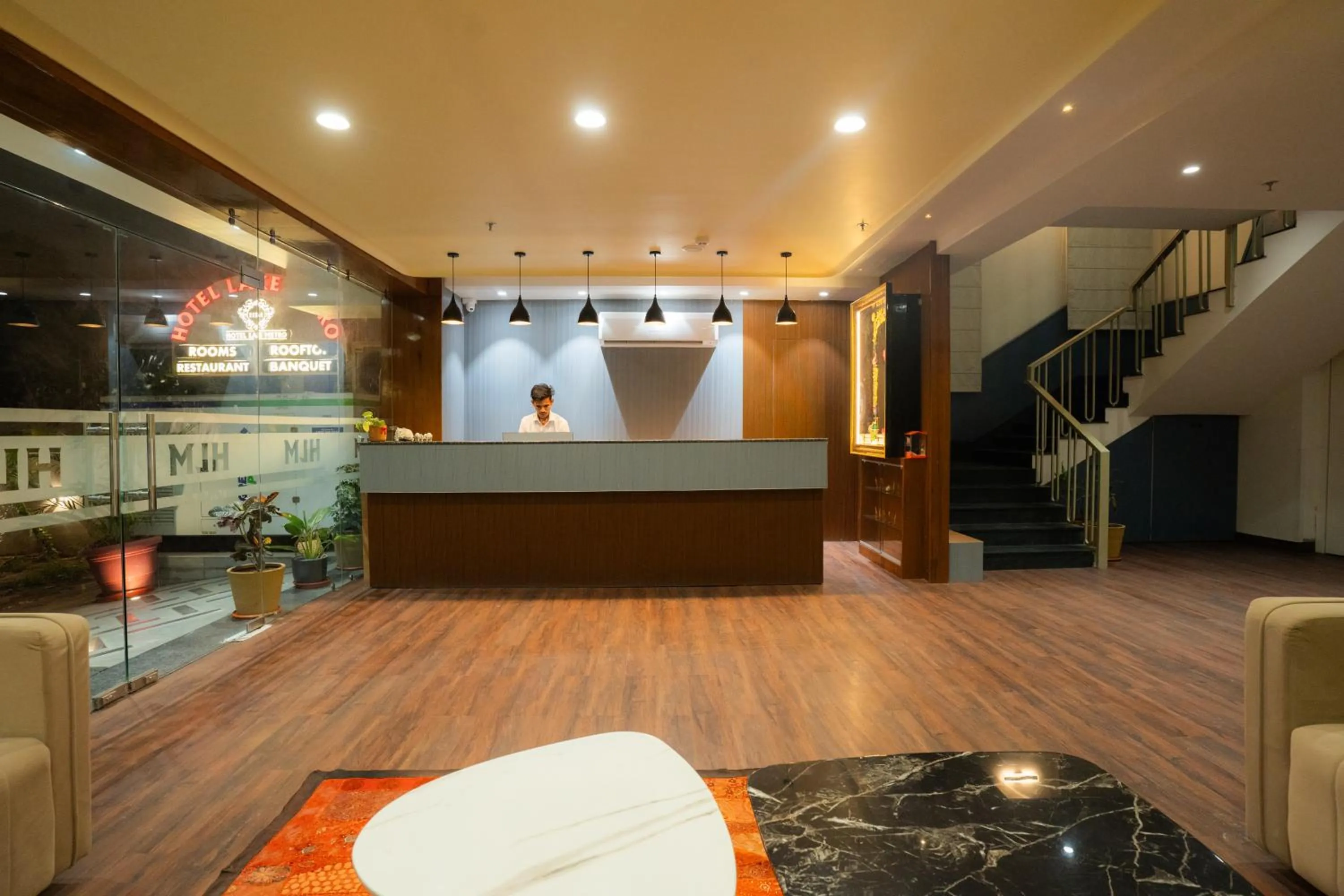 Lobby or reception in Hotel Lake Metro