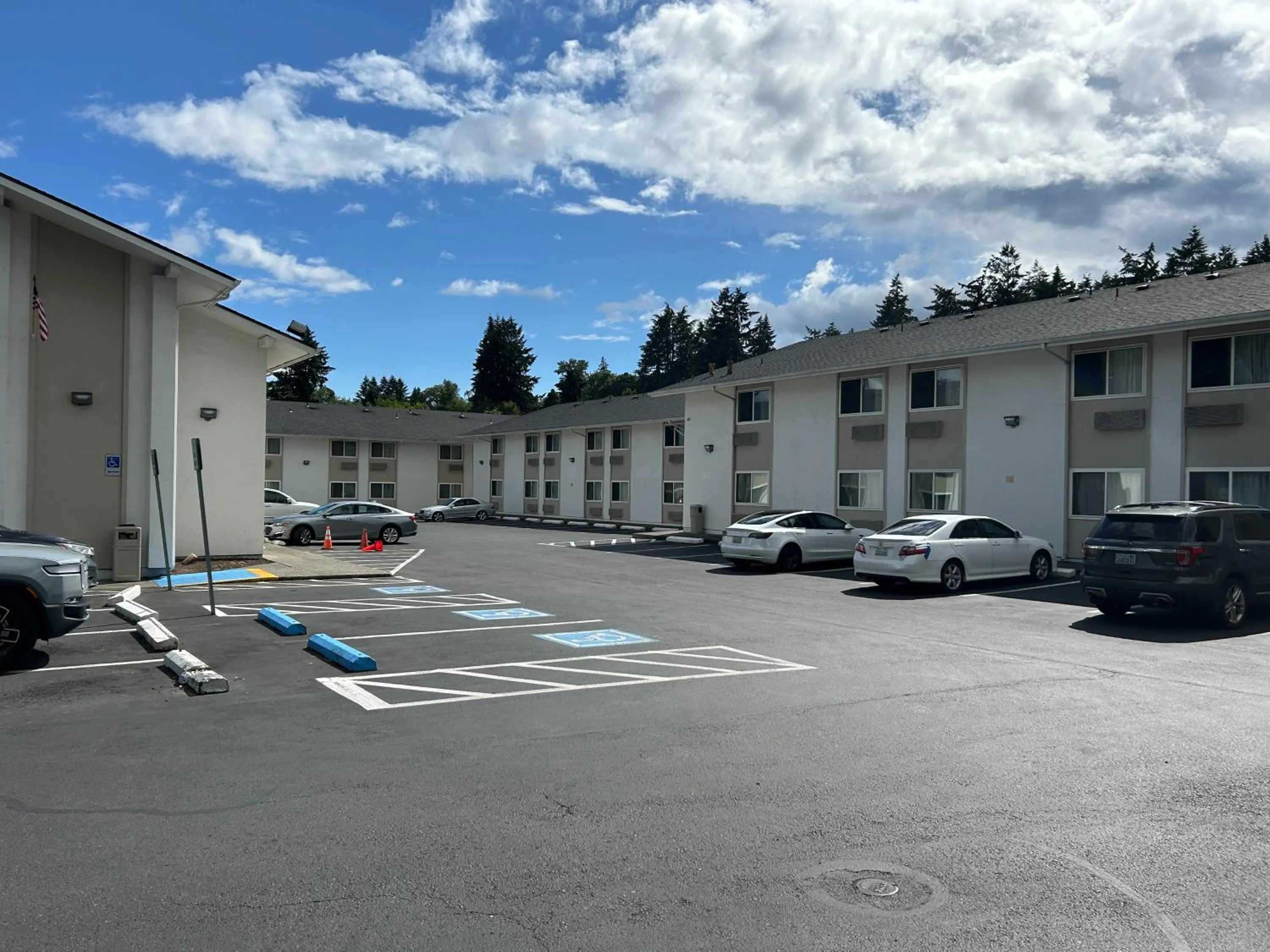 Property building in Studio 6 Seattle, WA Sea Tac Airport South