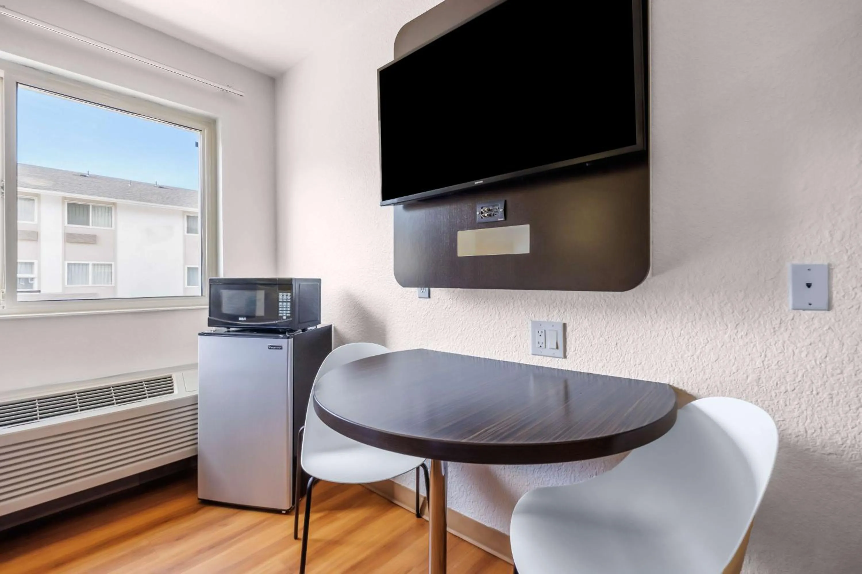 Other in Studio 6 Seattle, WA Sea Tac Airport South