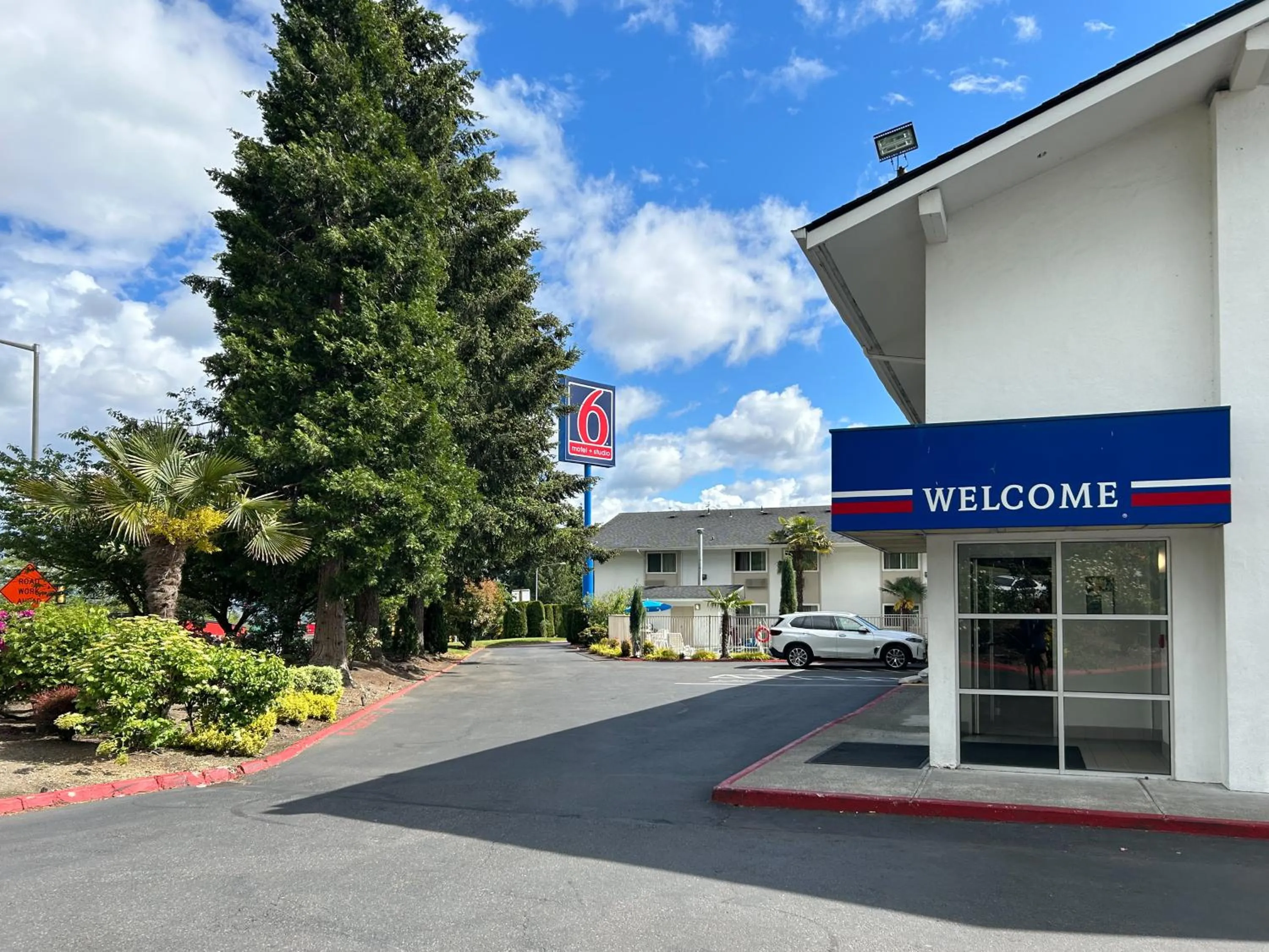 Property building in Studio 6 Seattle, WA Sea Tac Airport South