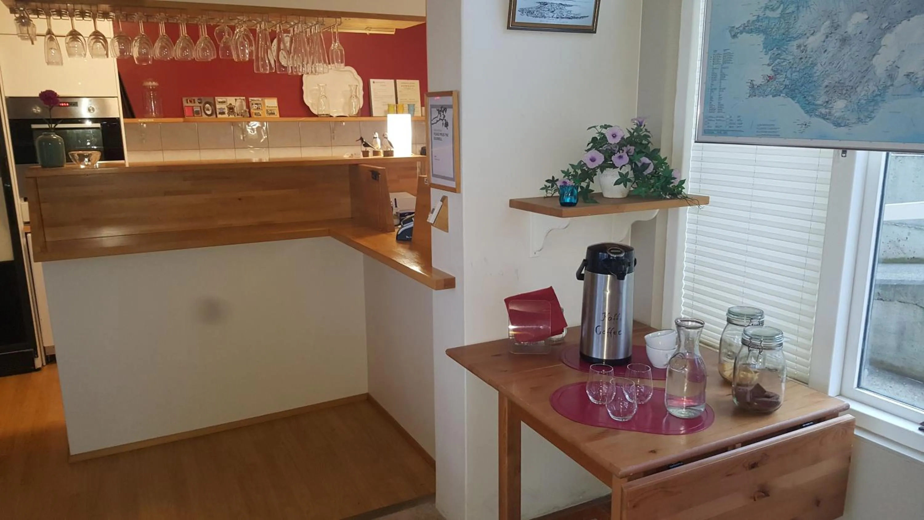 Communal lounge/ TV room in Finna Hótel