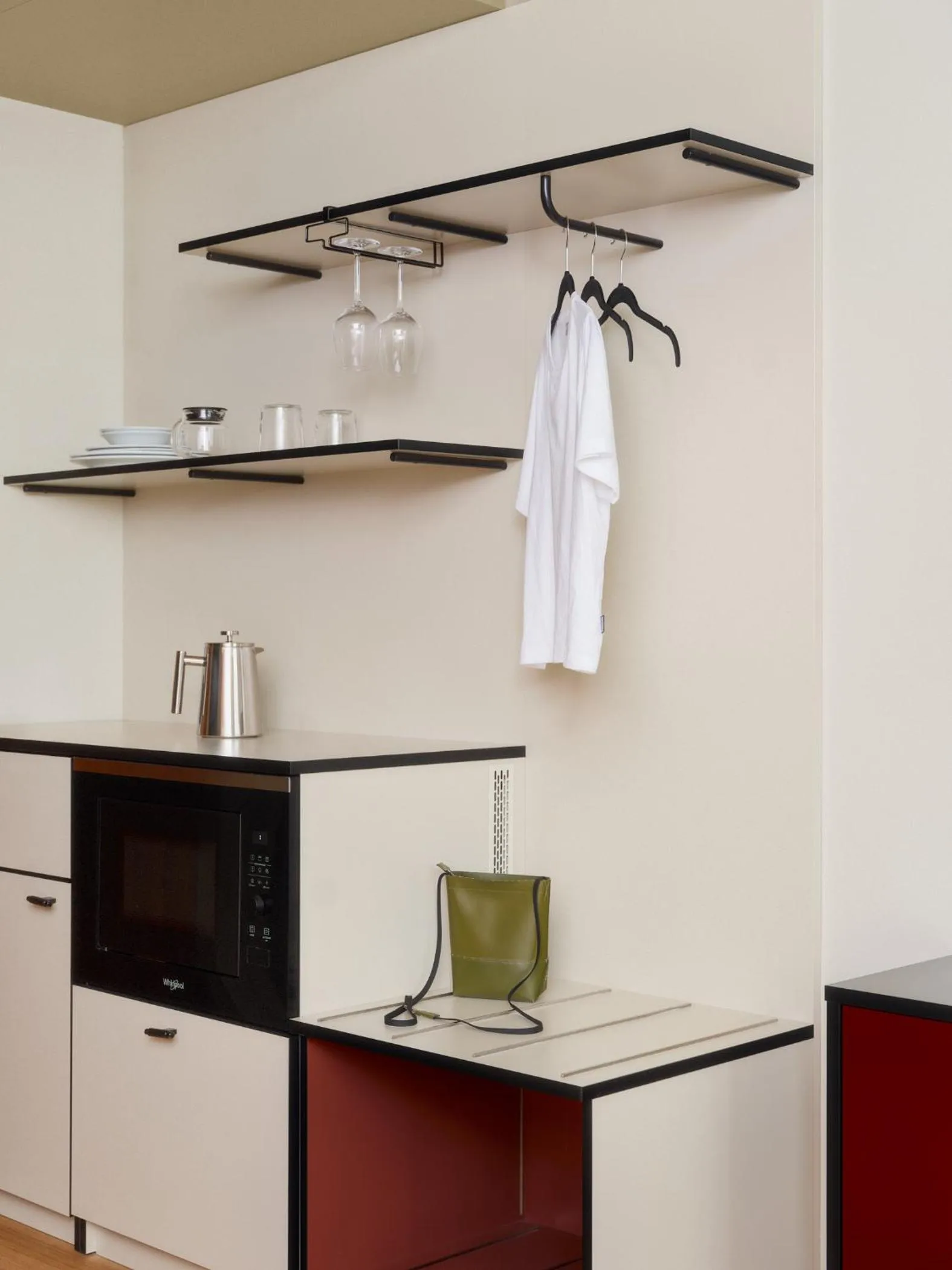 Coffee/tea facilities in Bob W Helsinki Kaarti