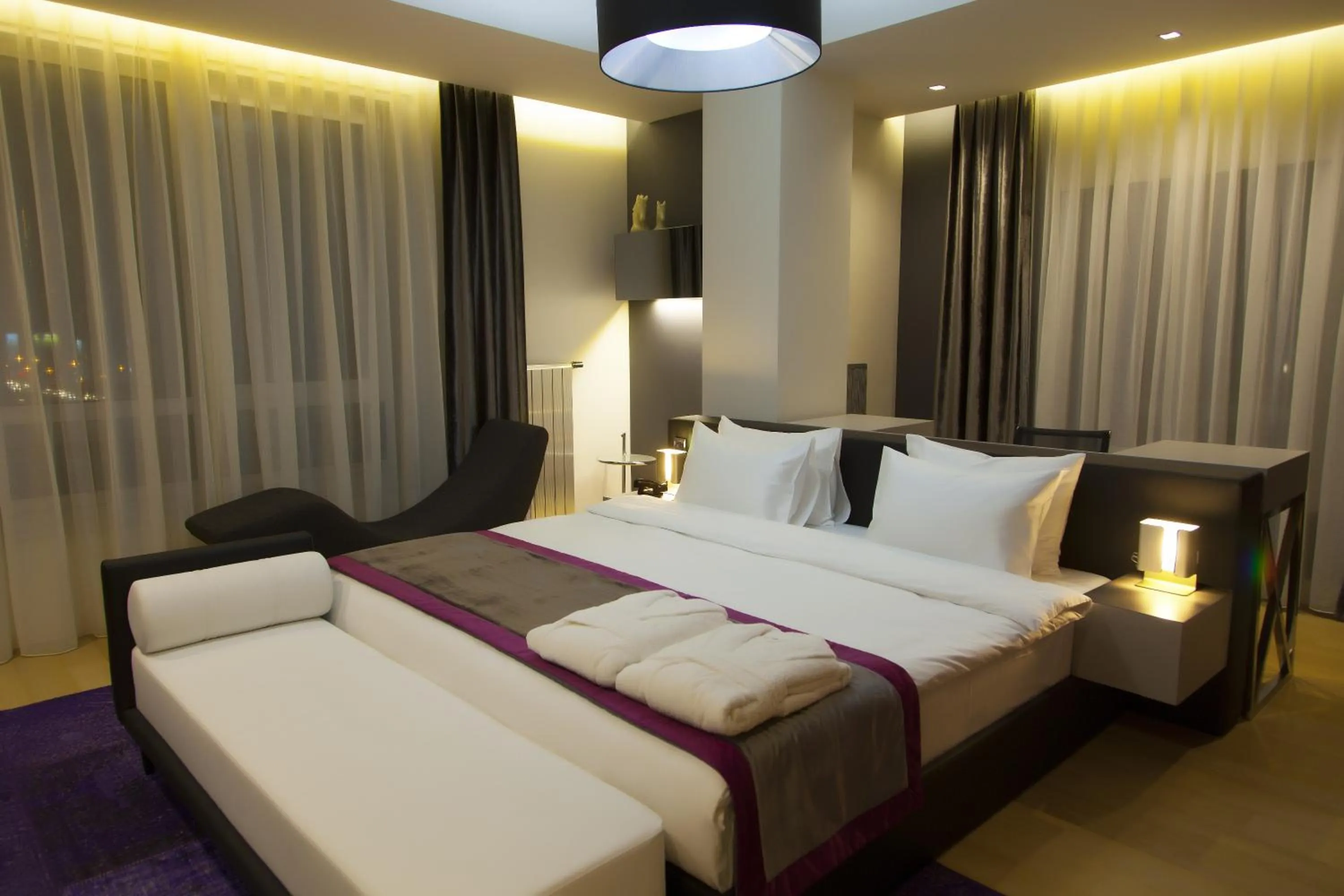 Bedroom, Bed in The Leos Residence