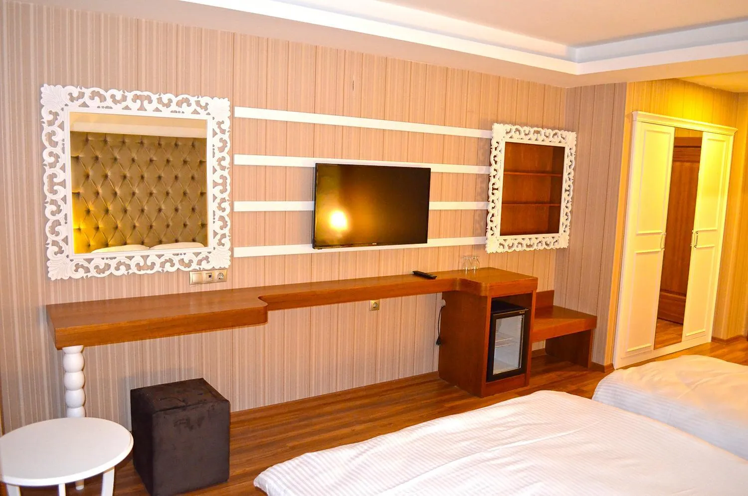 TV and multimedia, Bed in Snowflake Dag Hotel & SPA
