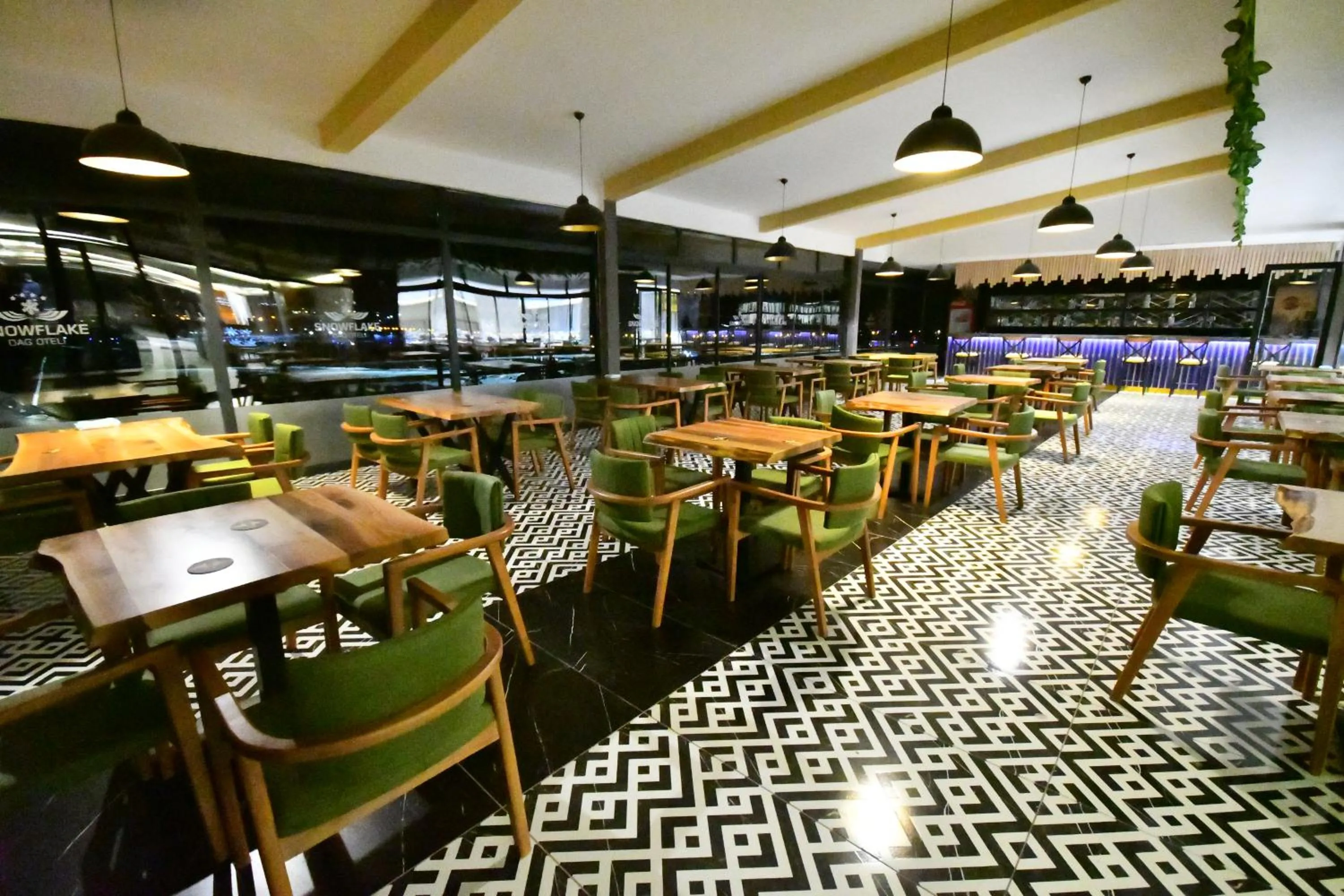 Lounge or bar in Snowflake Dag Hotel & SPA