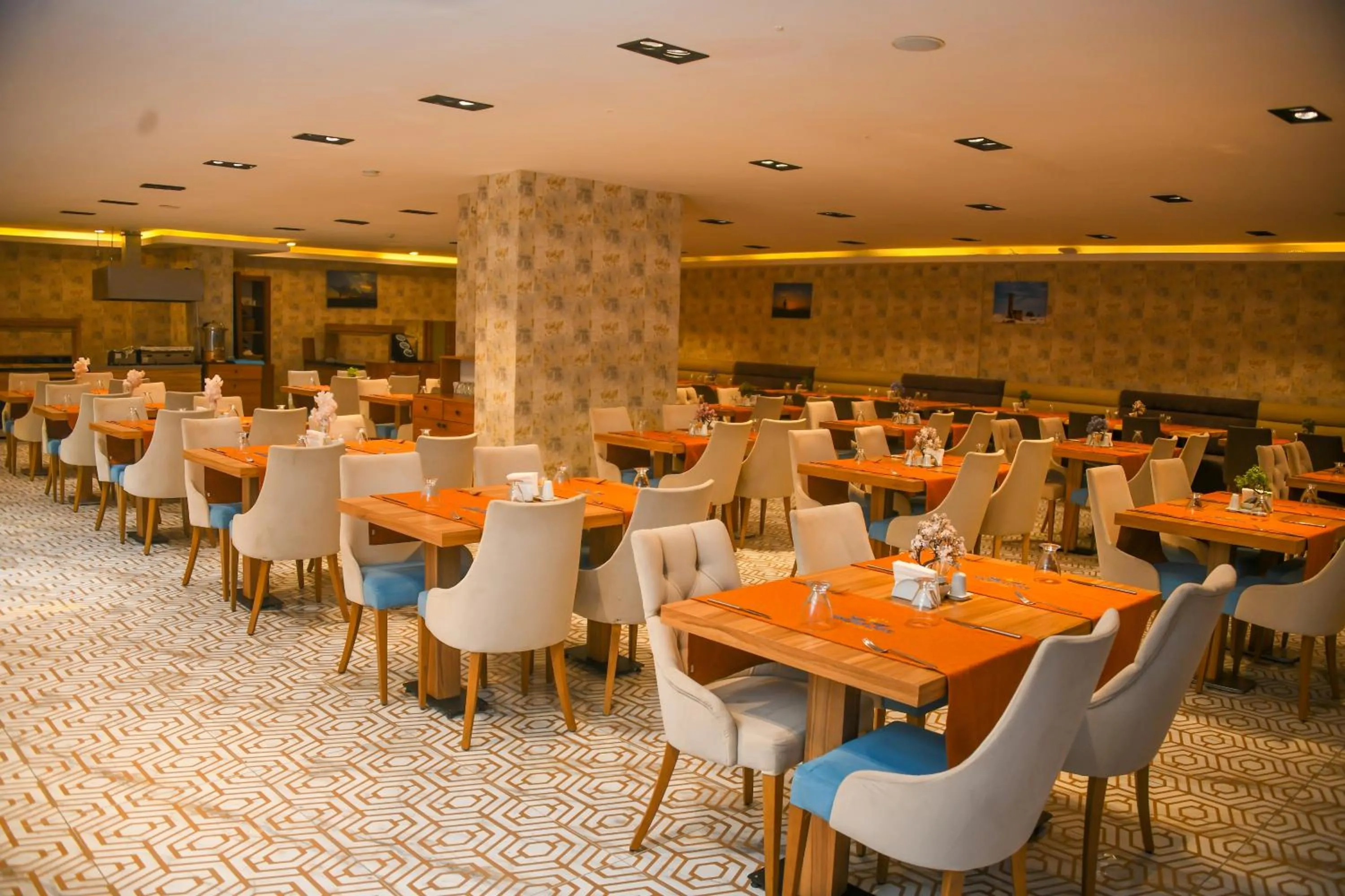 Restaurant/places to eat in Snowflake Dag Hotel & SPA