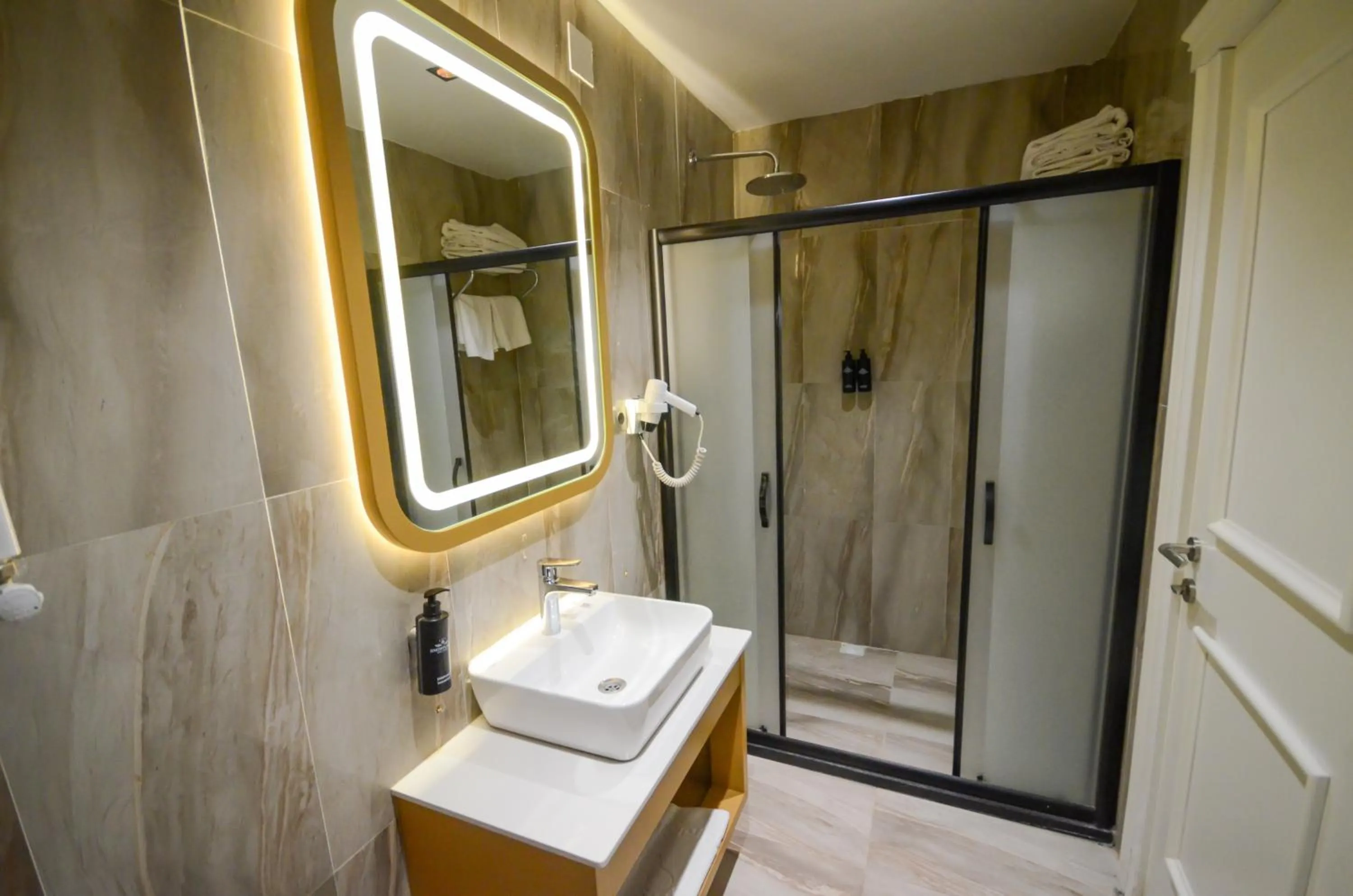 Snowflake Dag Hotel & SPA