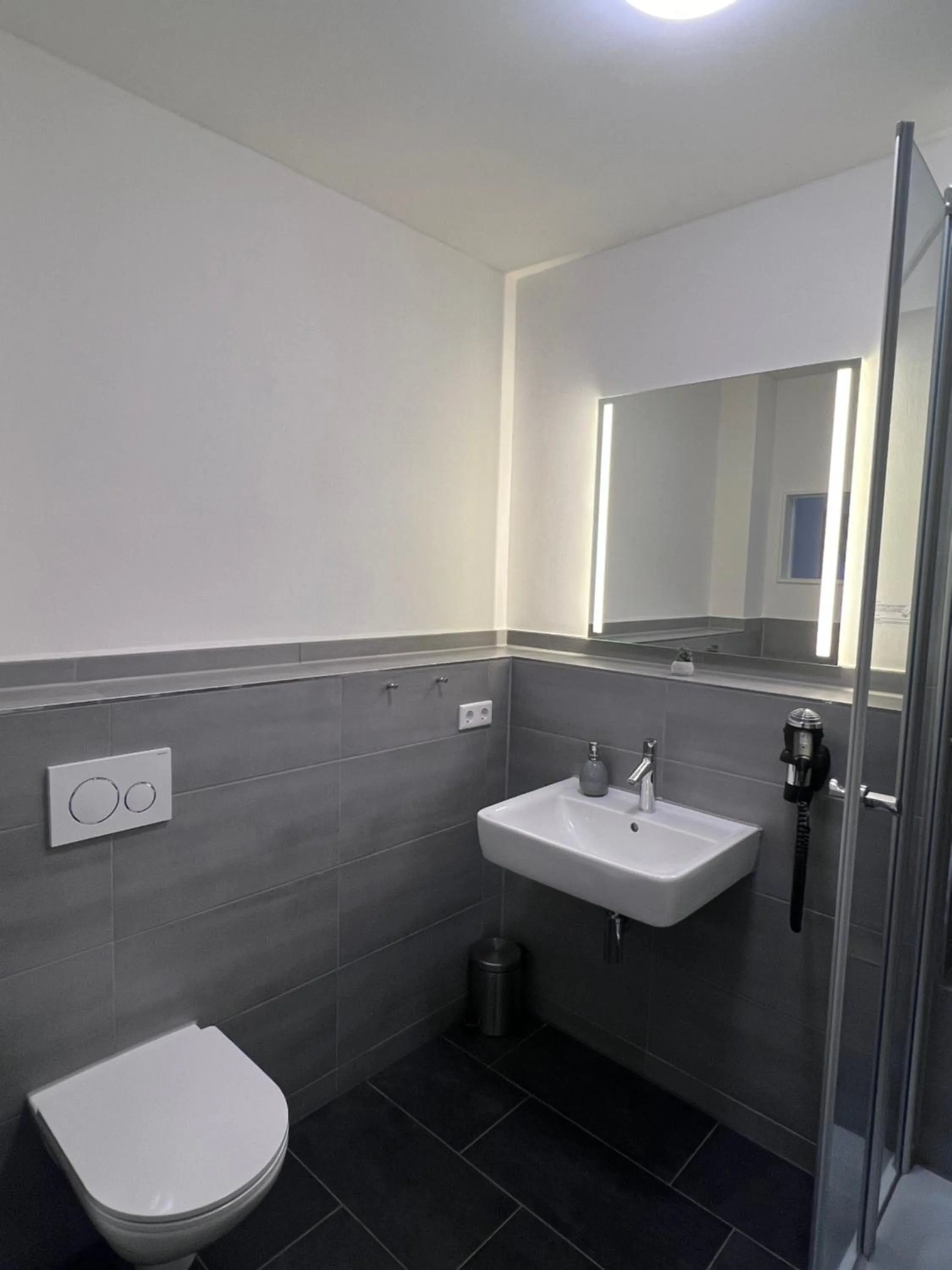 Shower in Hotel Damme