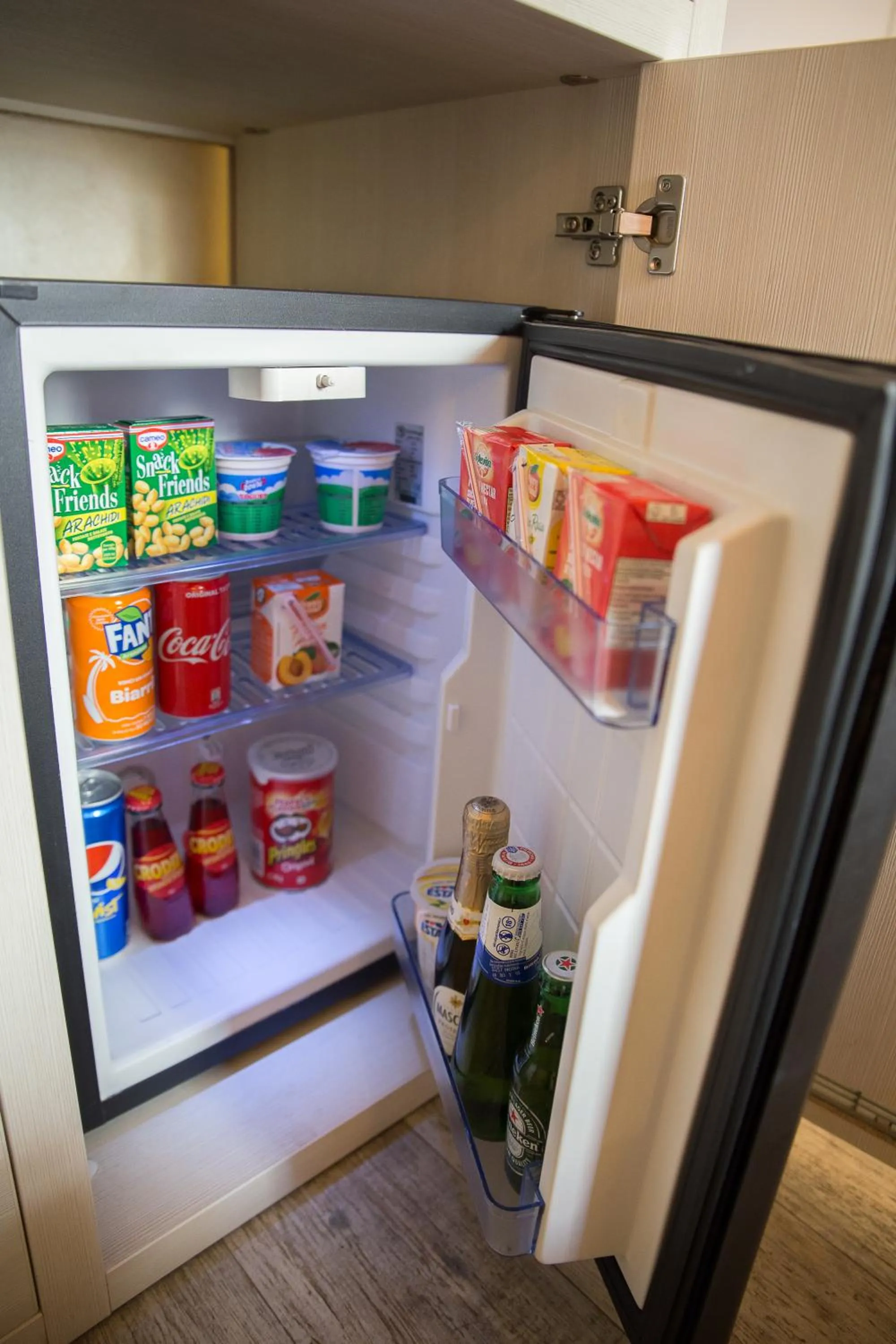 minibar in Sleeppo B&B