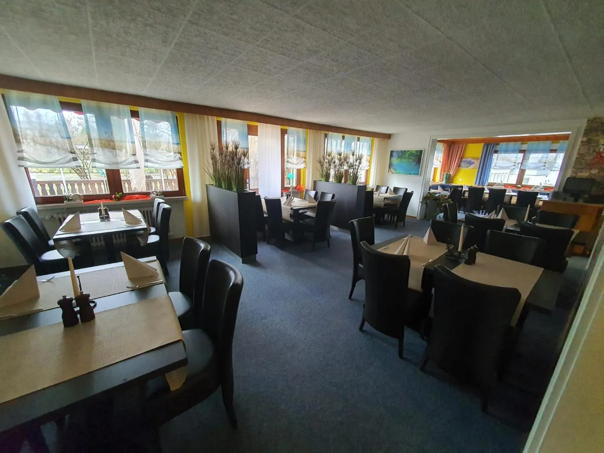 Restaurant/places to eat in Hotel Bechtel