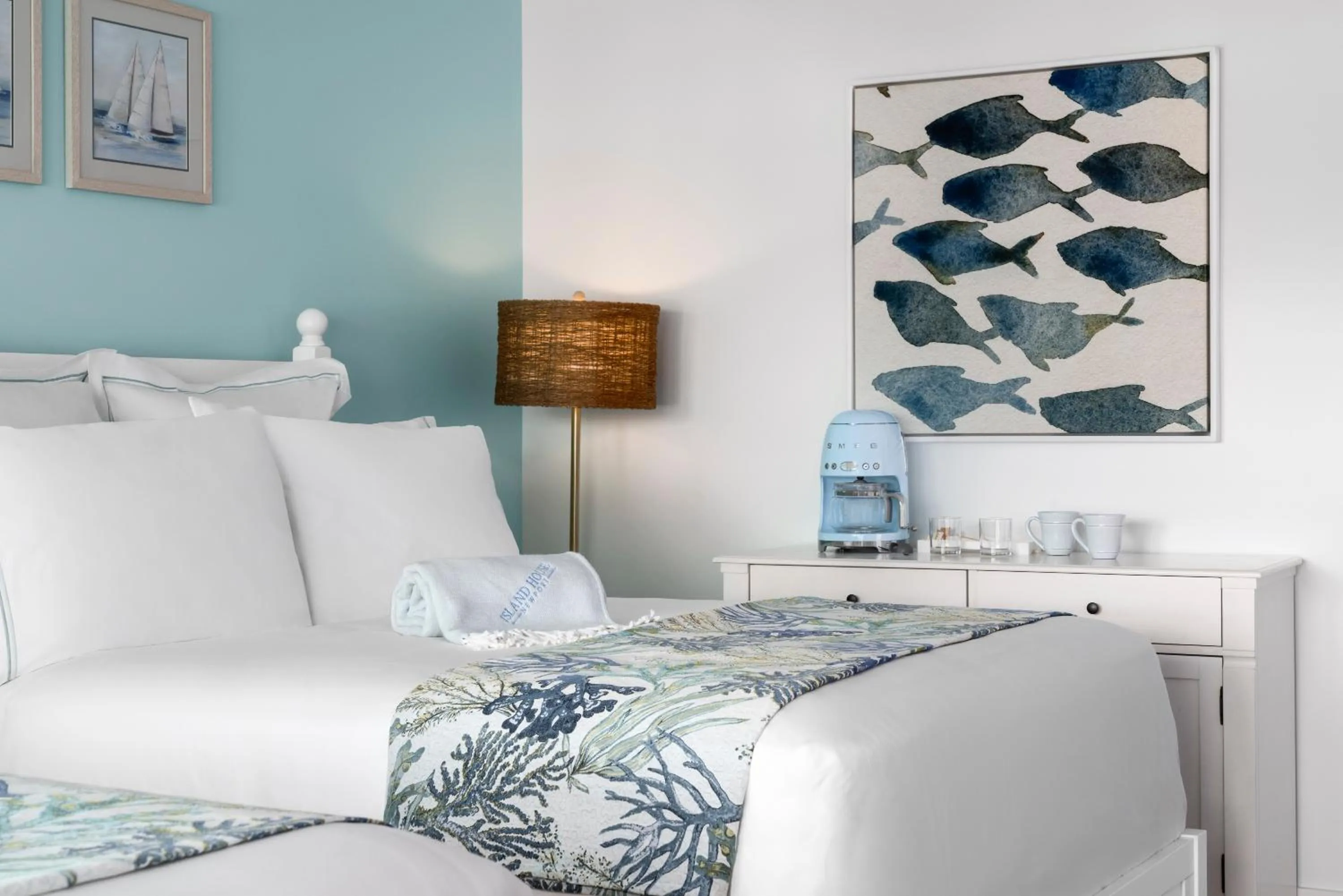 Bedroom, Bed in Island House Newport