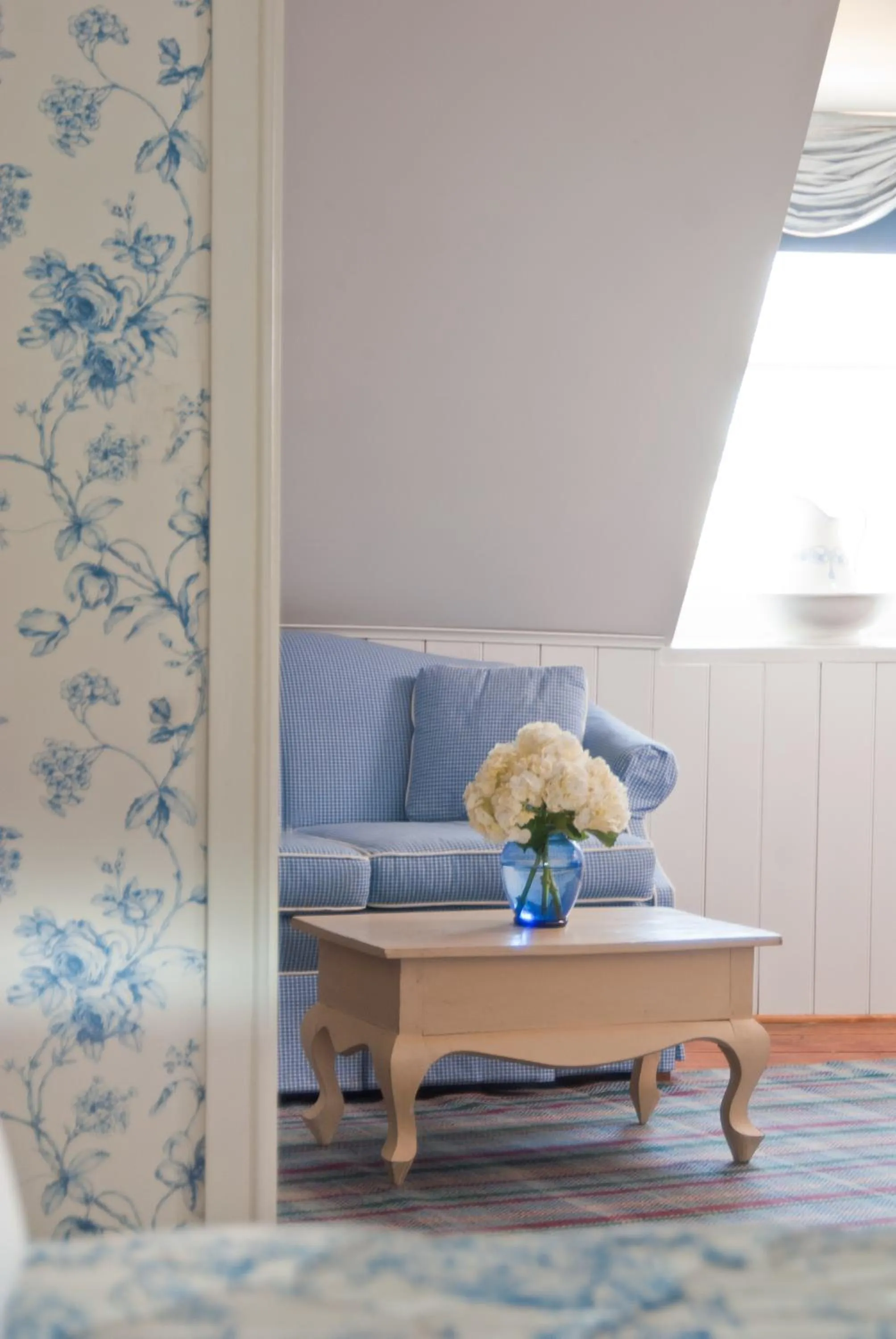 Living room in Wayside Inn Bed and Breakfast