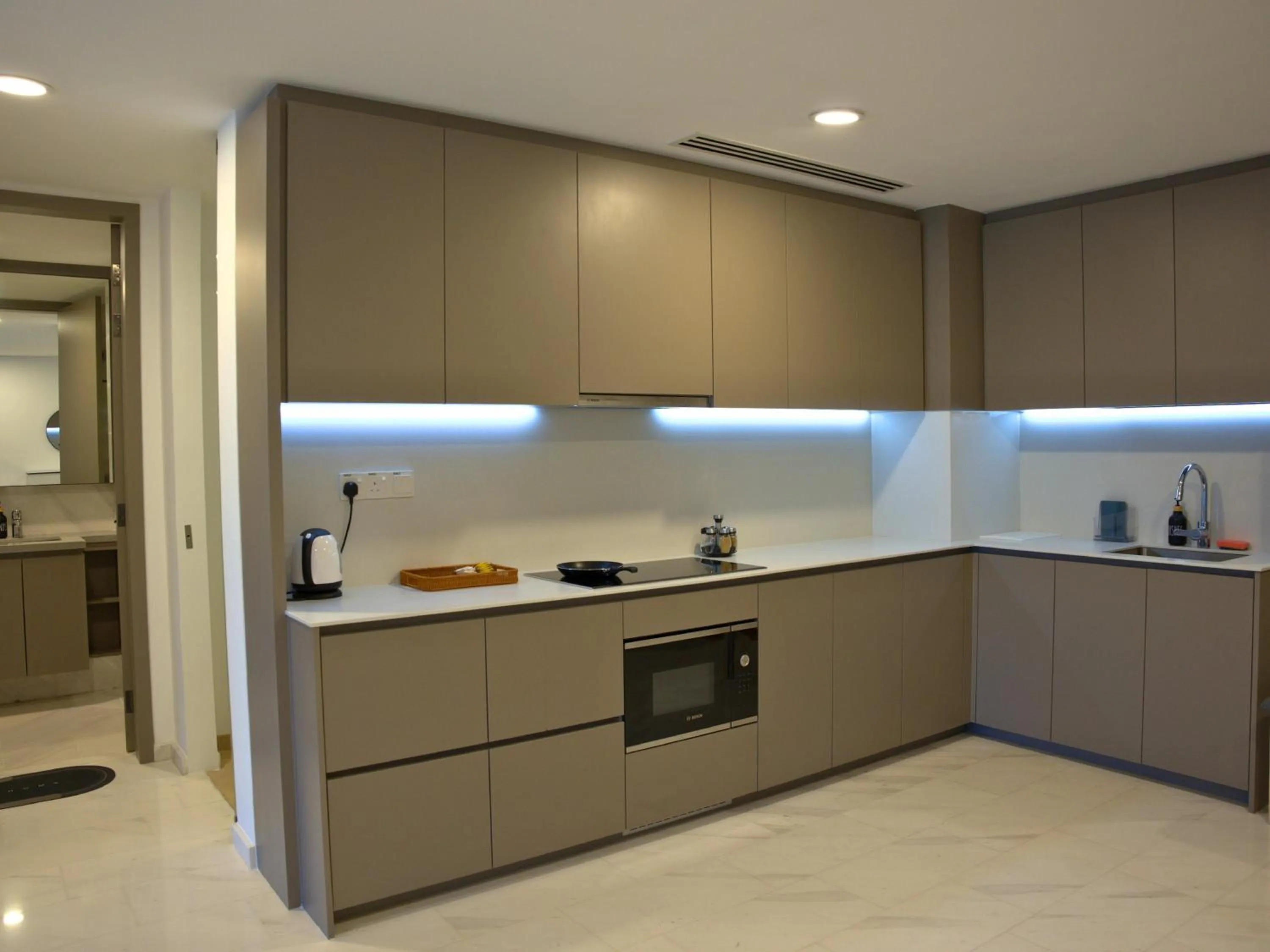 Kitchen or kitchenette in Eaton Residence Yemala