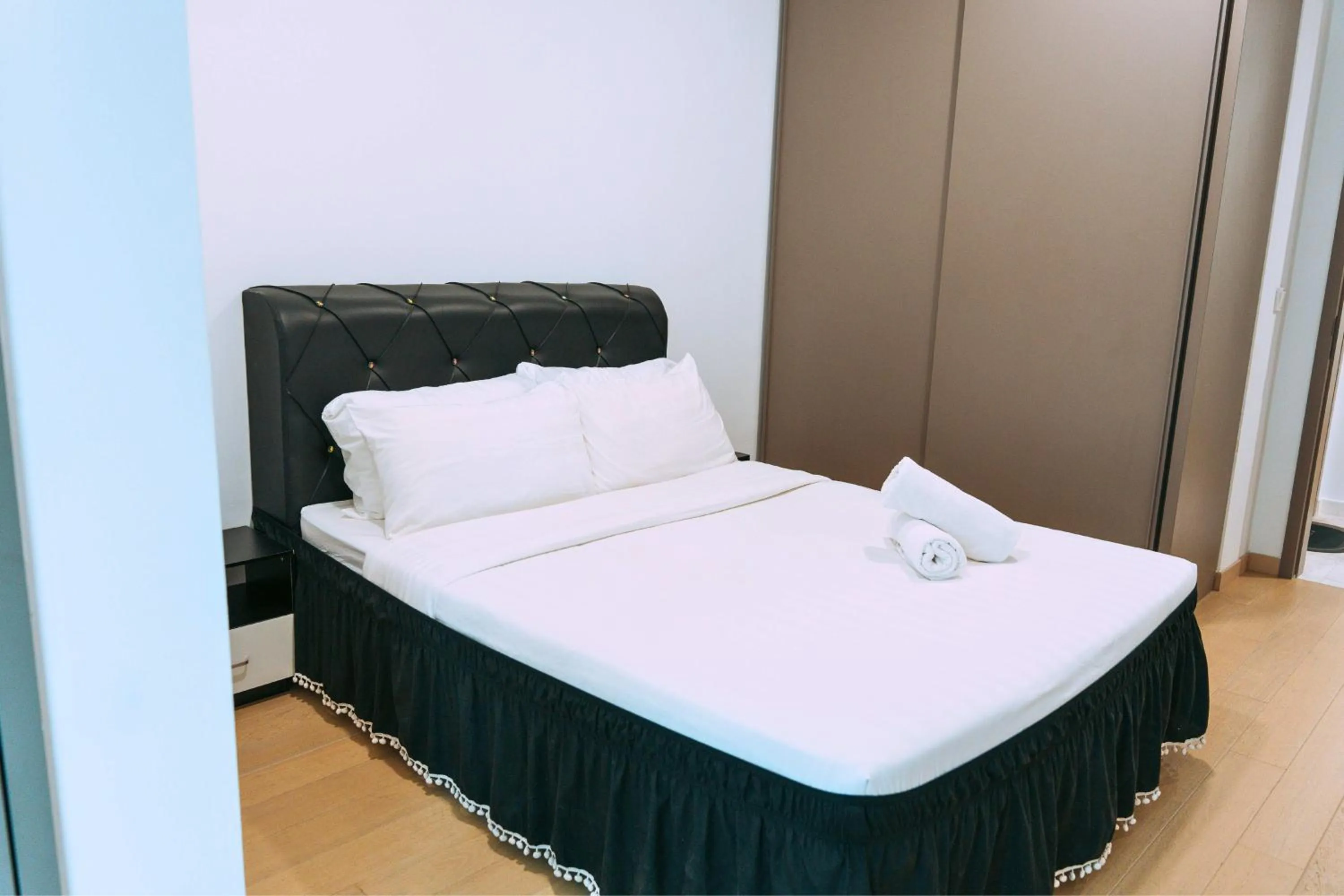 Bed in Eaton Residence Yemala