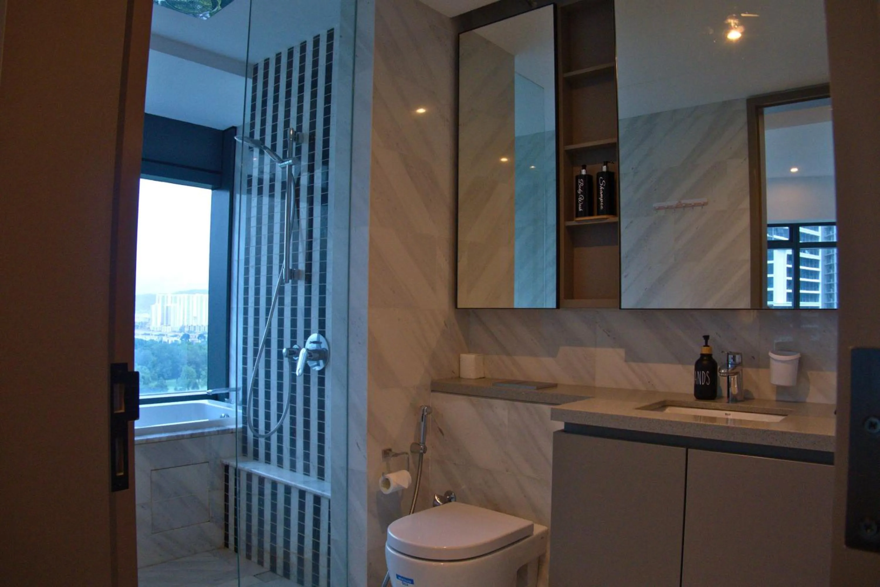 Toilet in Eaton Residence Yemala