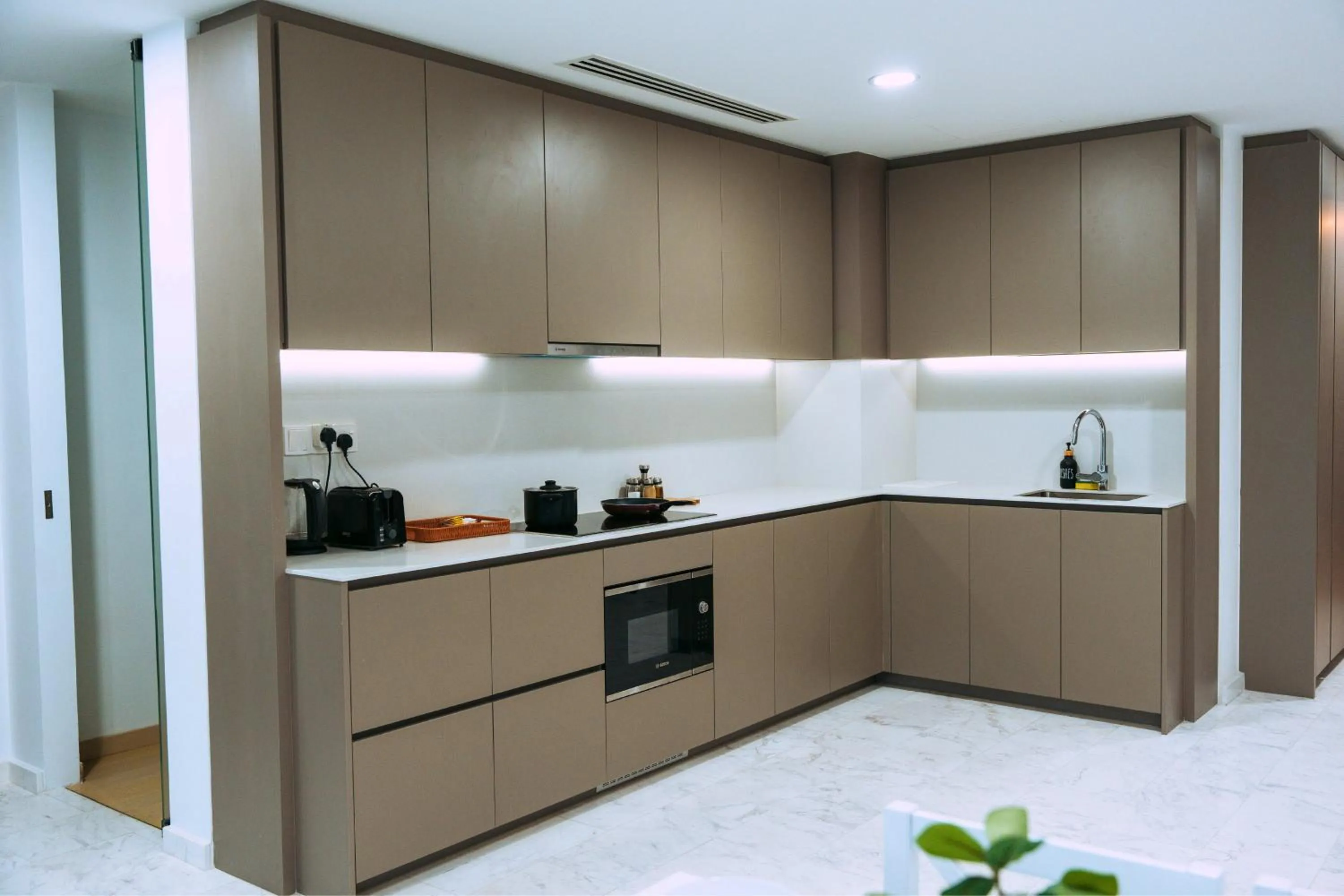 Kitchen or kitchenette in Eaton Residence Yemala