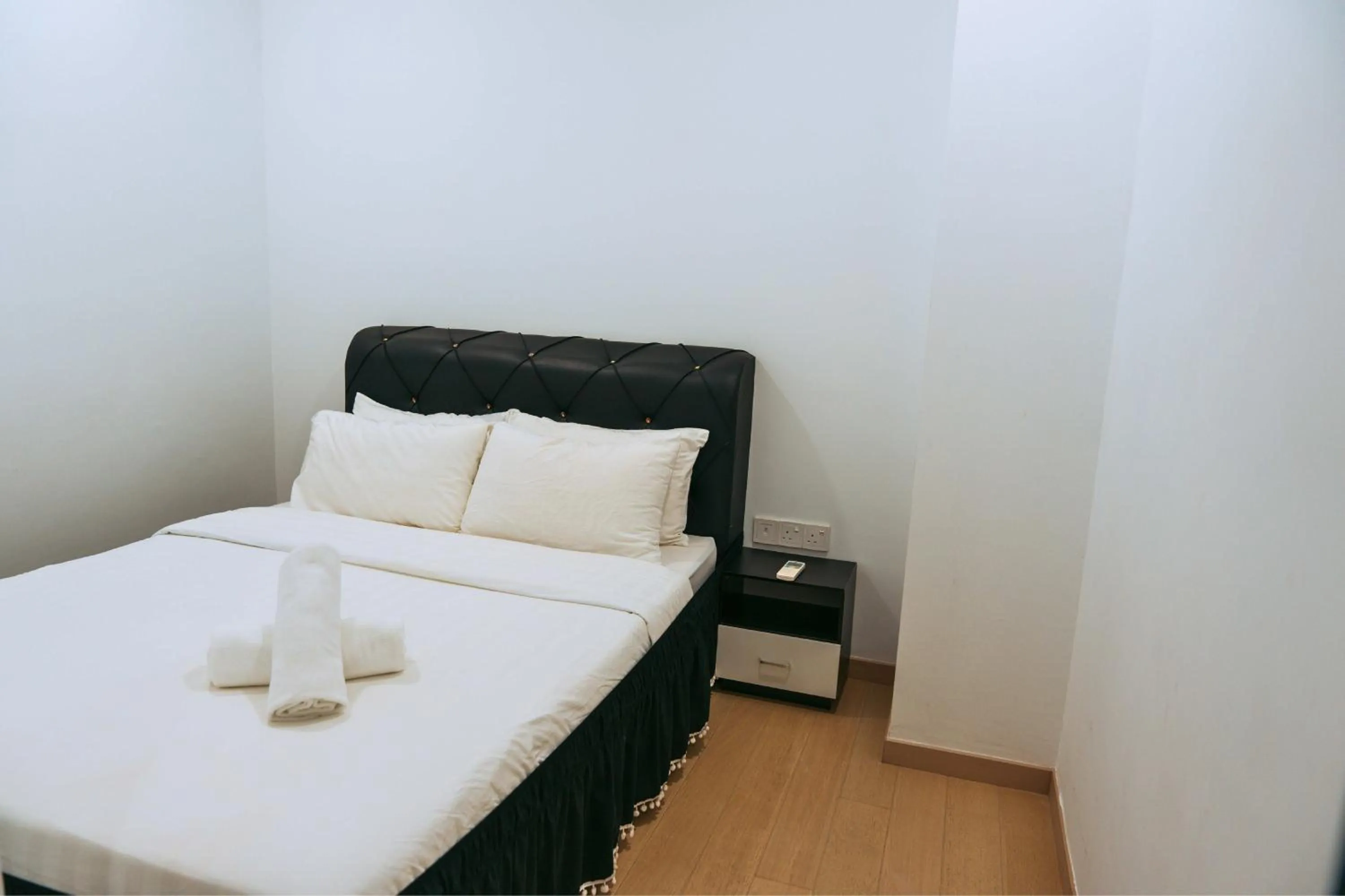 Bed in Eaton Residence Yemala