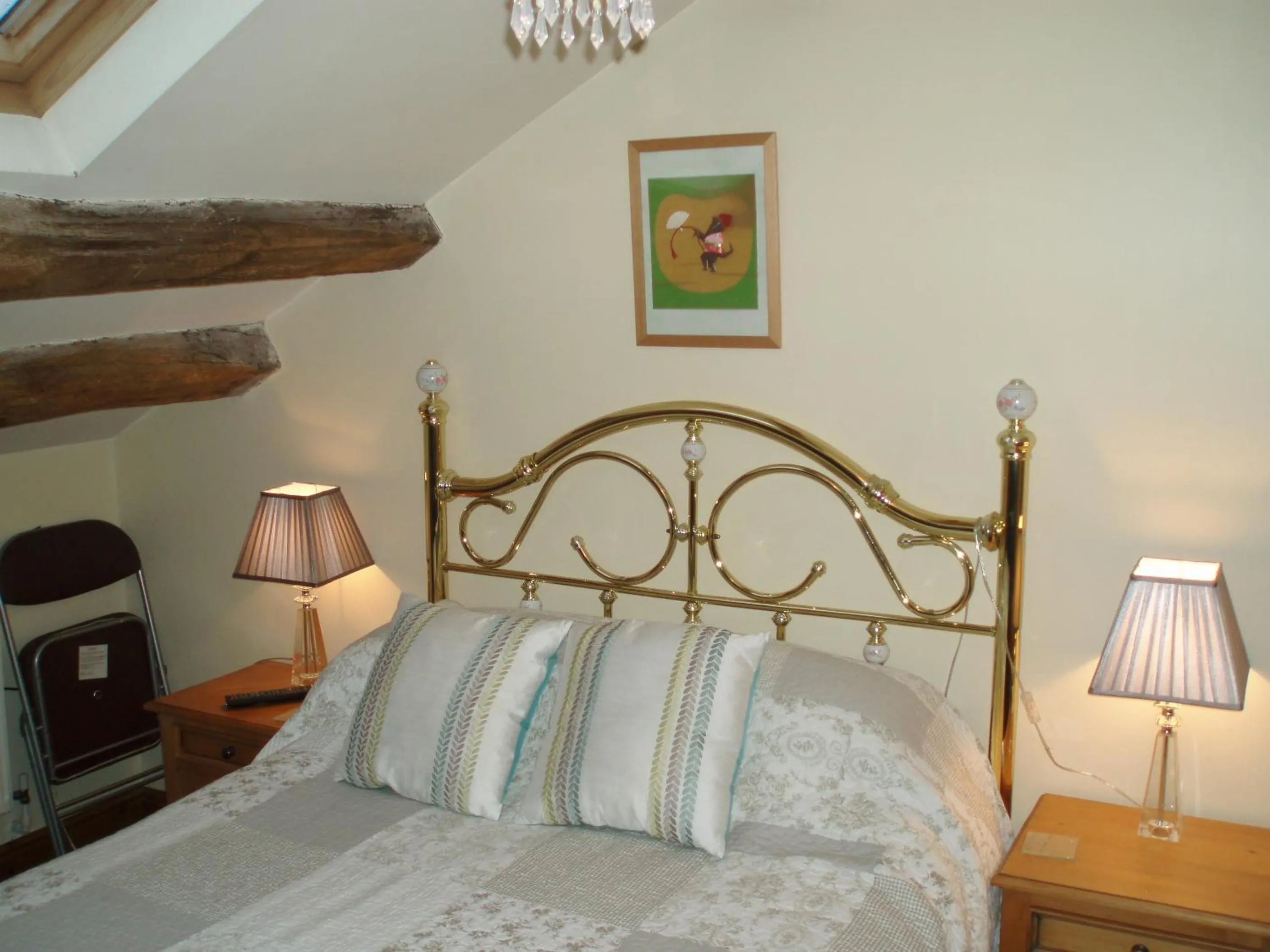 Bedroom, Bed in Foxhill Barn