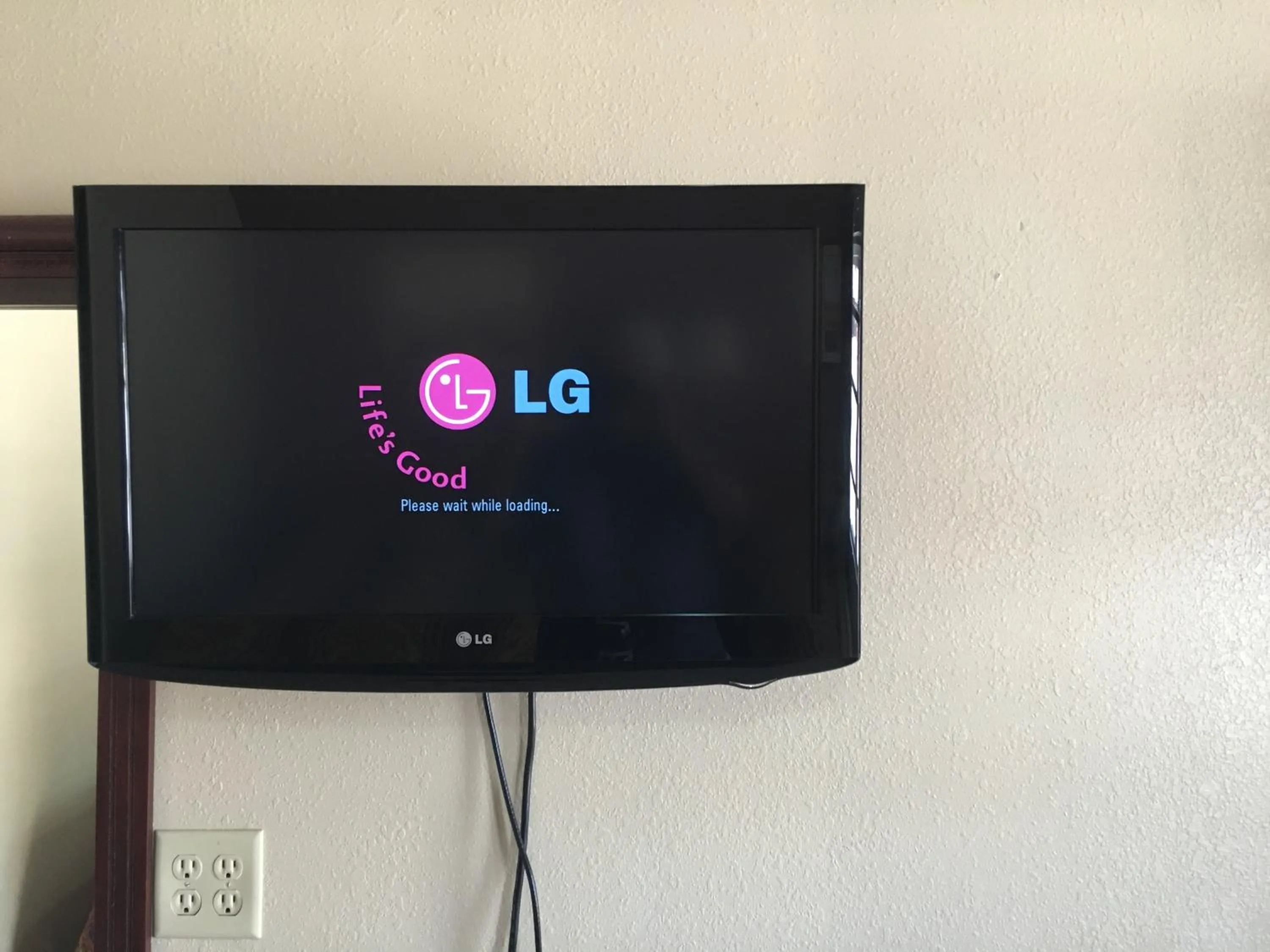 TV and multimedia in Best Value Inn Motel Sandusky