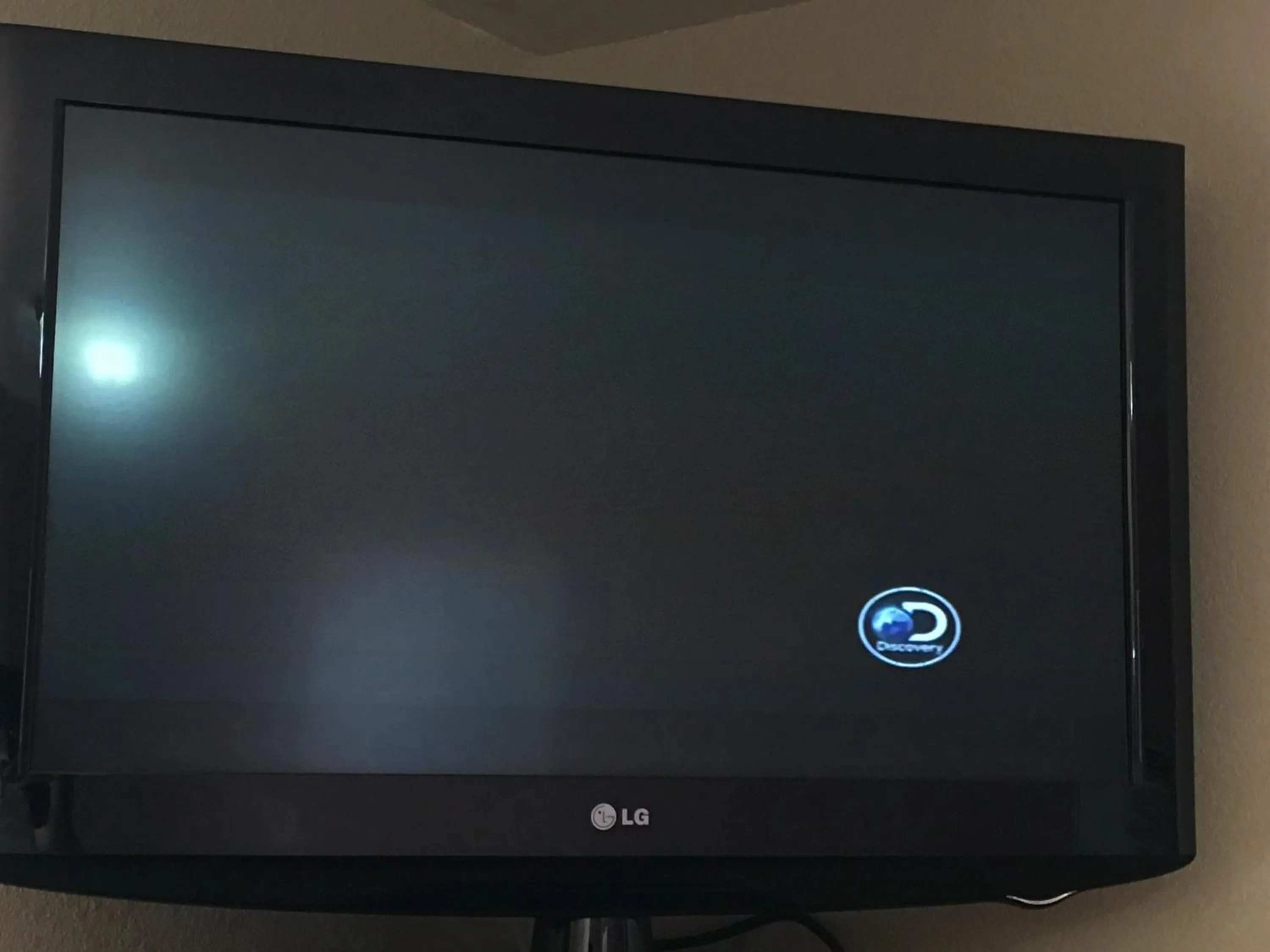 TV and multimedia in Best Value Inn Motel Sandusky