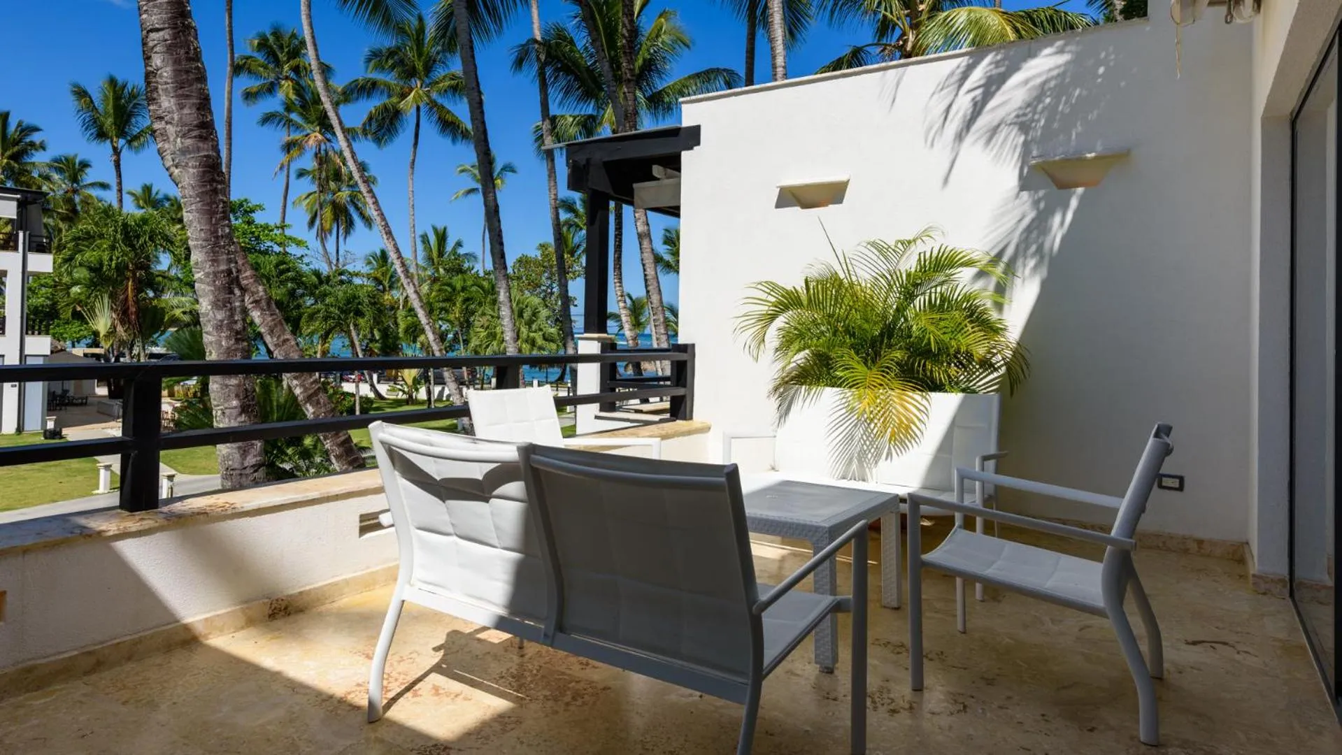 Balcony/Terrace in Aligio Apart-hotel & Spa - Las Terrenas